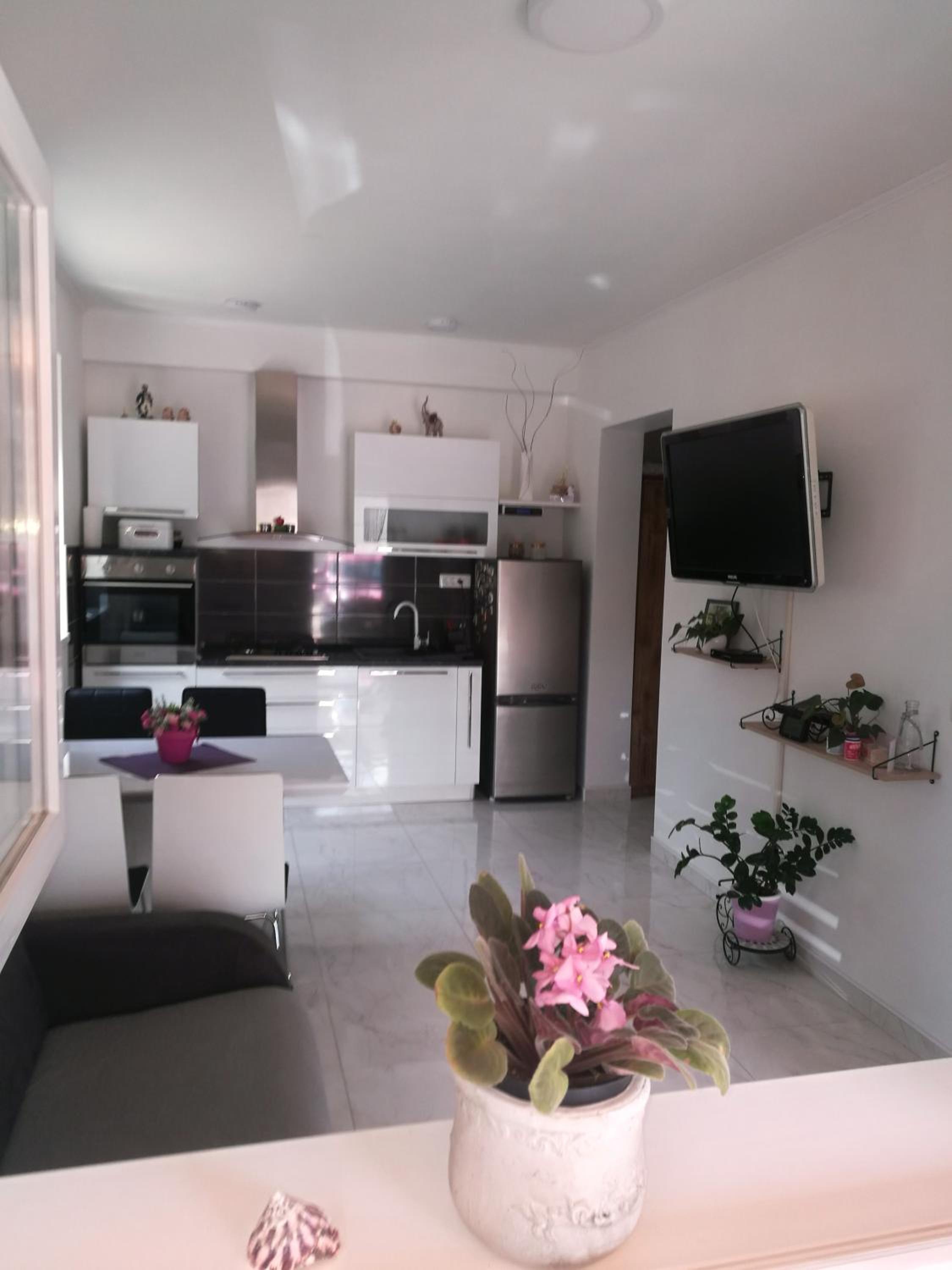 One-Bedroom Apartment - Photo 18