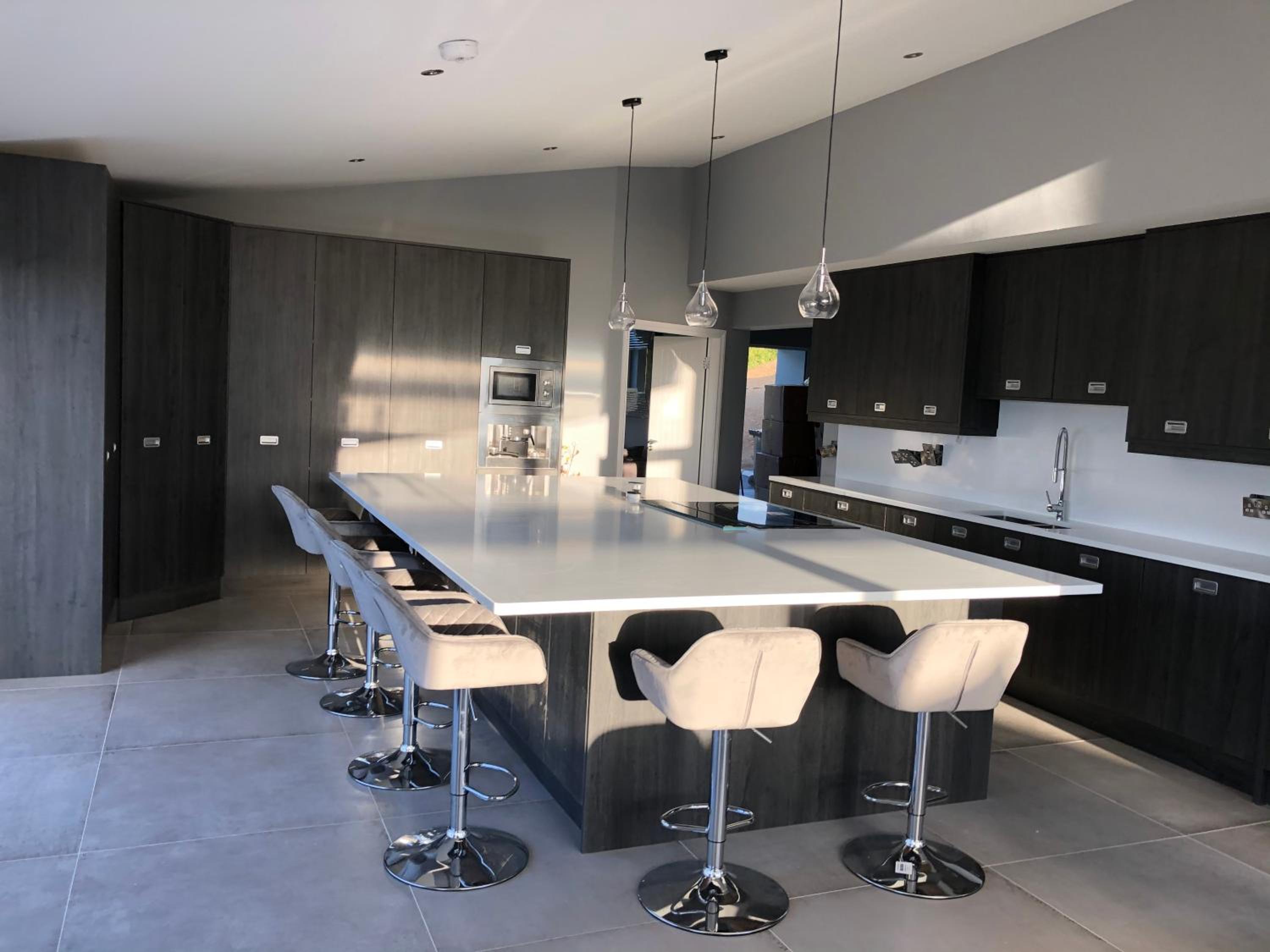 Five-Bedroom House - Photo 16