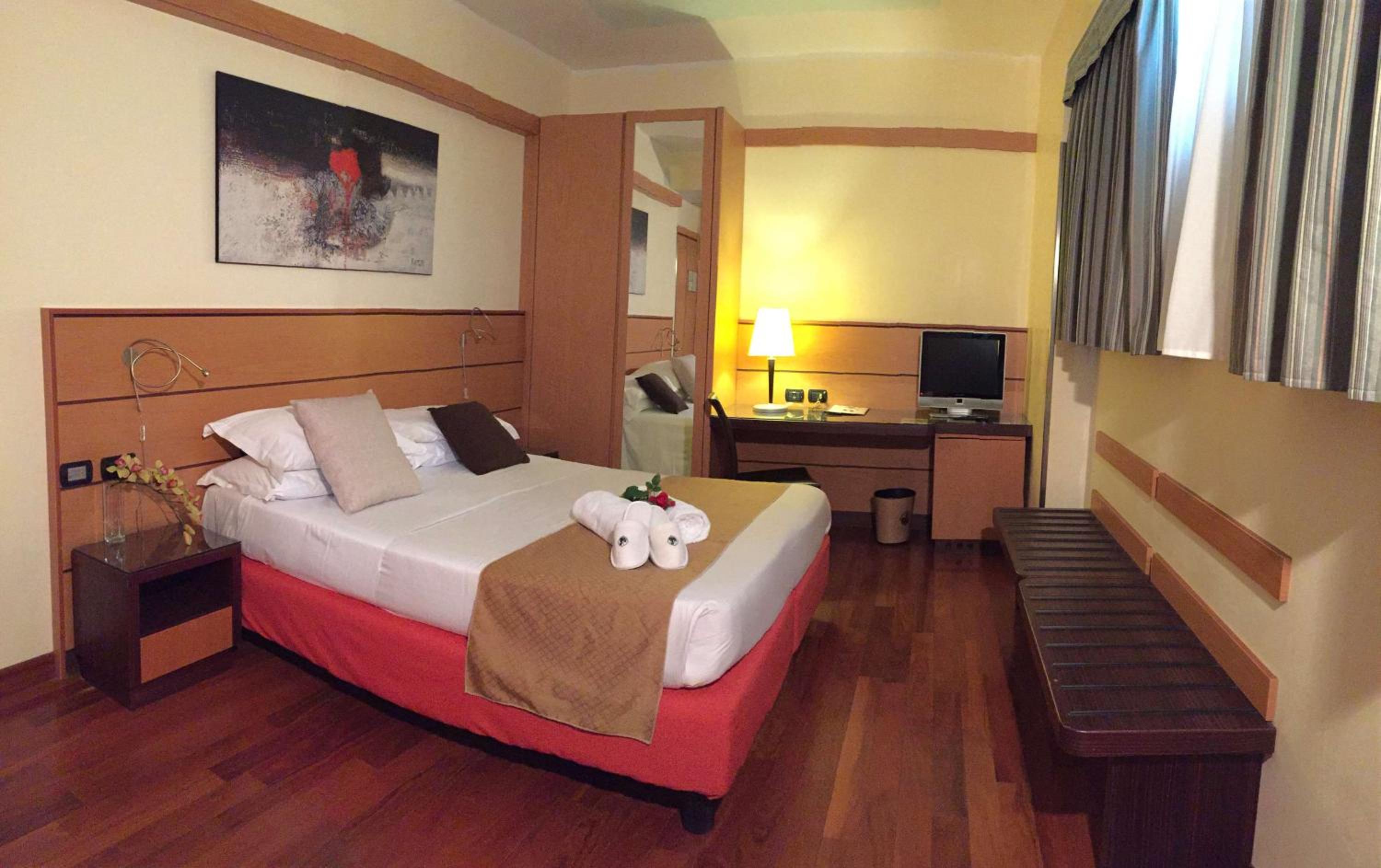 Economy Queen Room