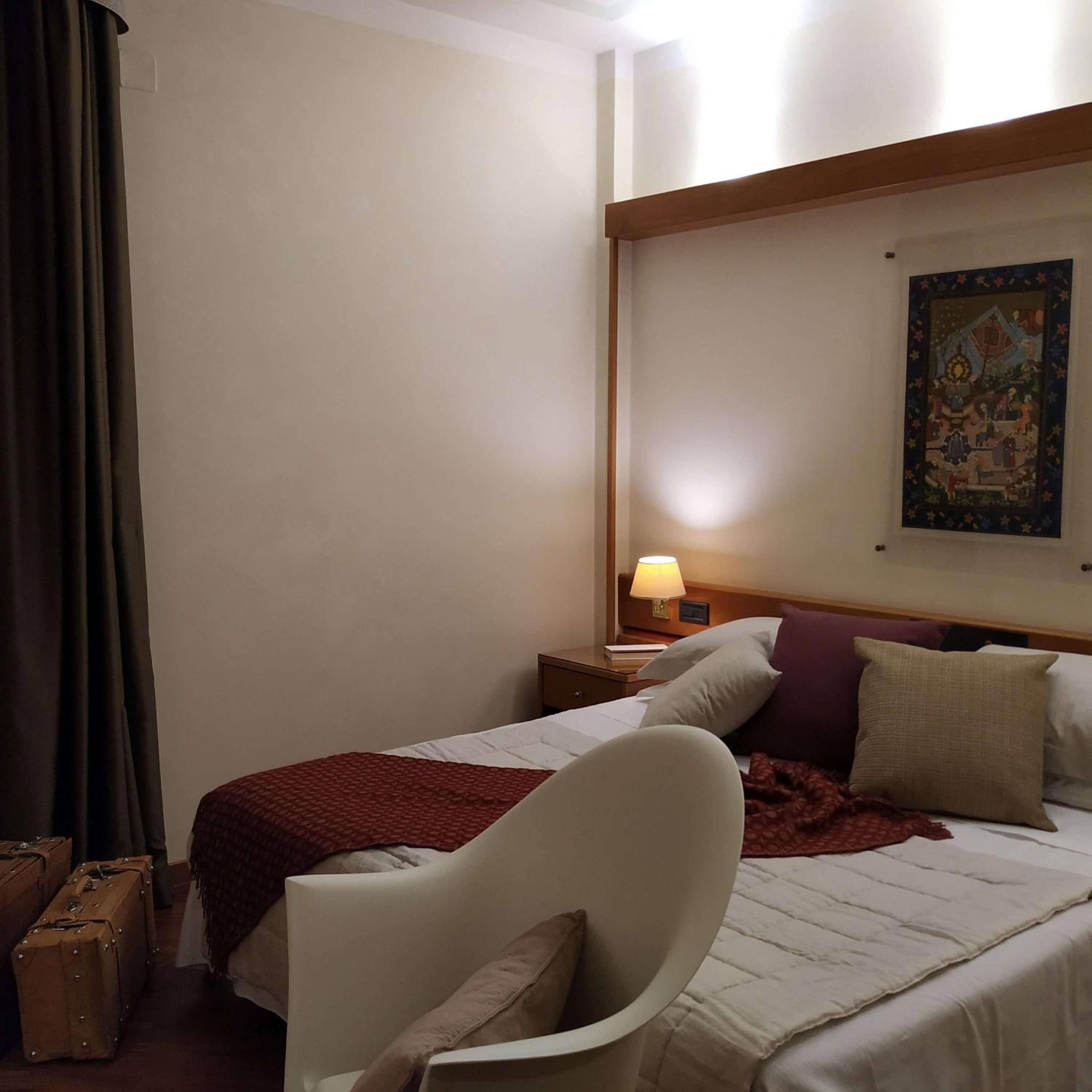 Classic King Room - Photo 11