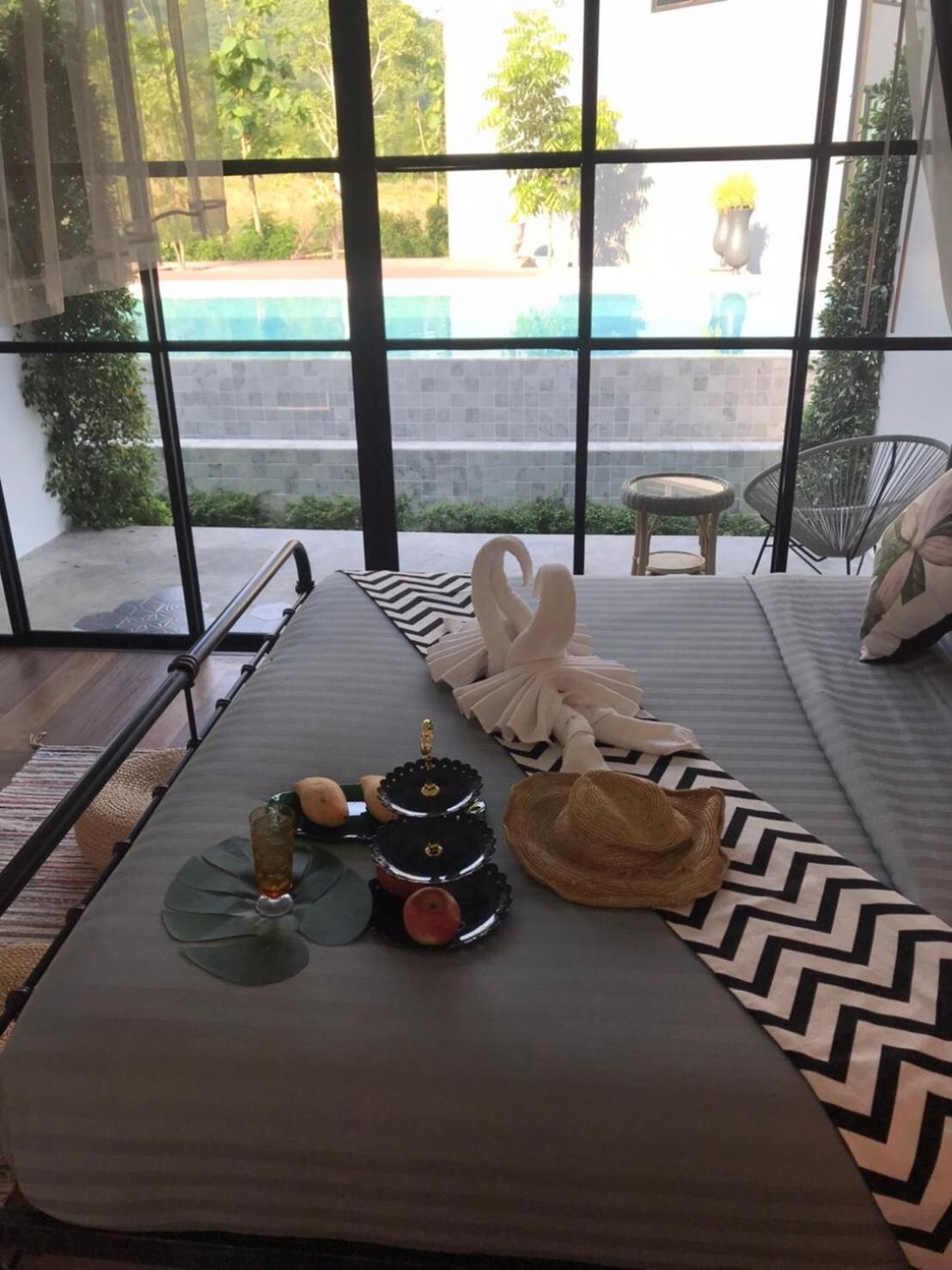 Junior Suite with Pool View - Photo 1