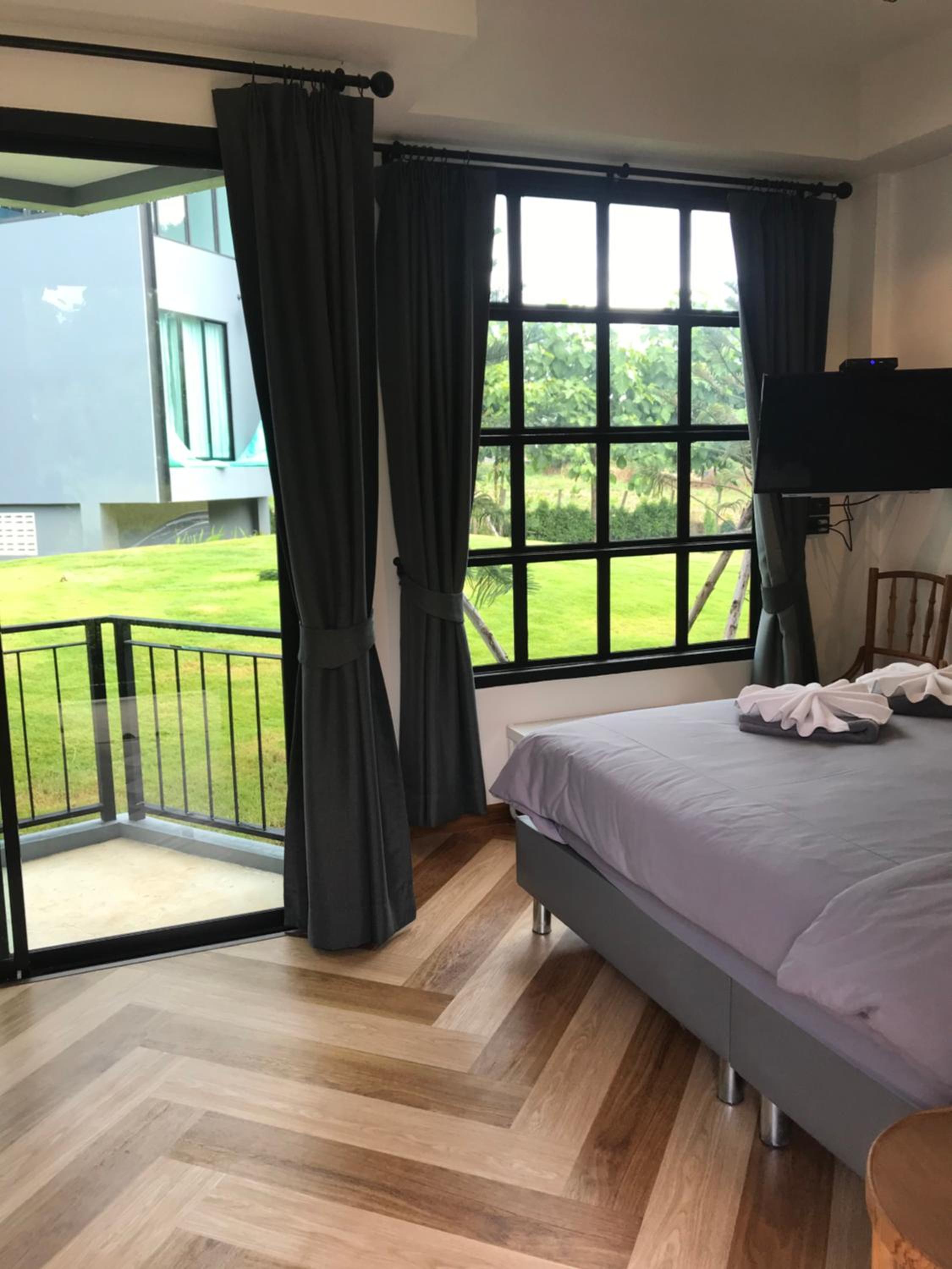 Superior King Room - Photo 9