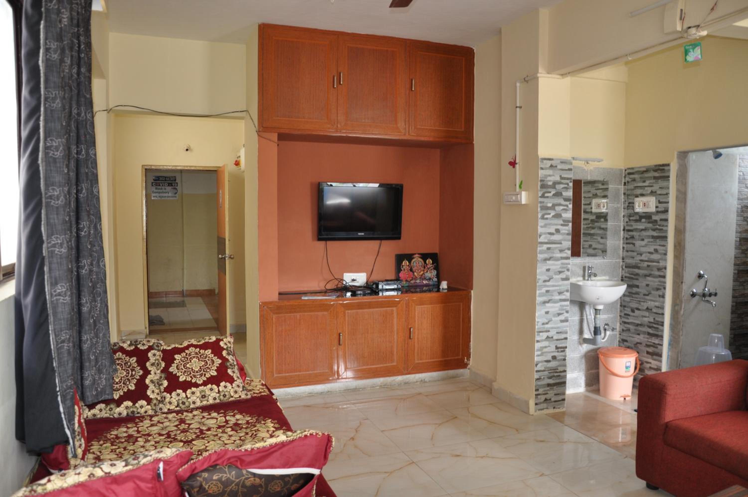 One-Bedroom Apartment AC - Photo 6