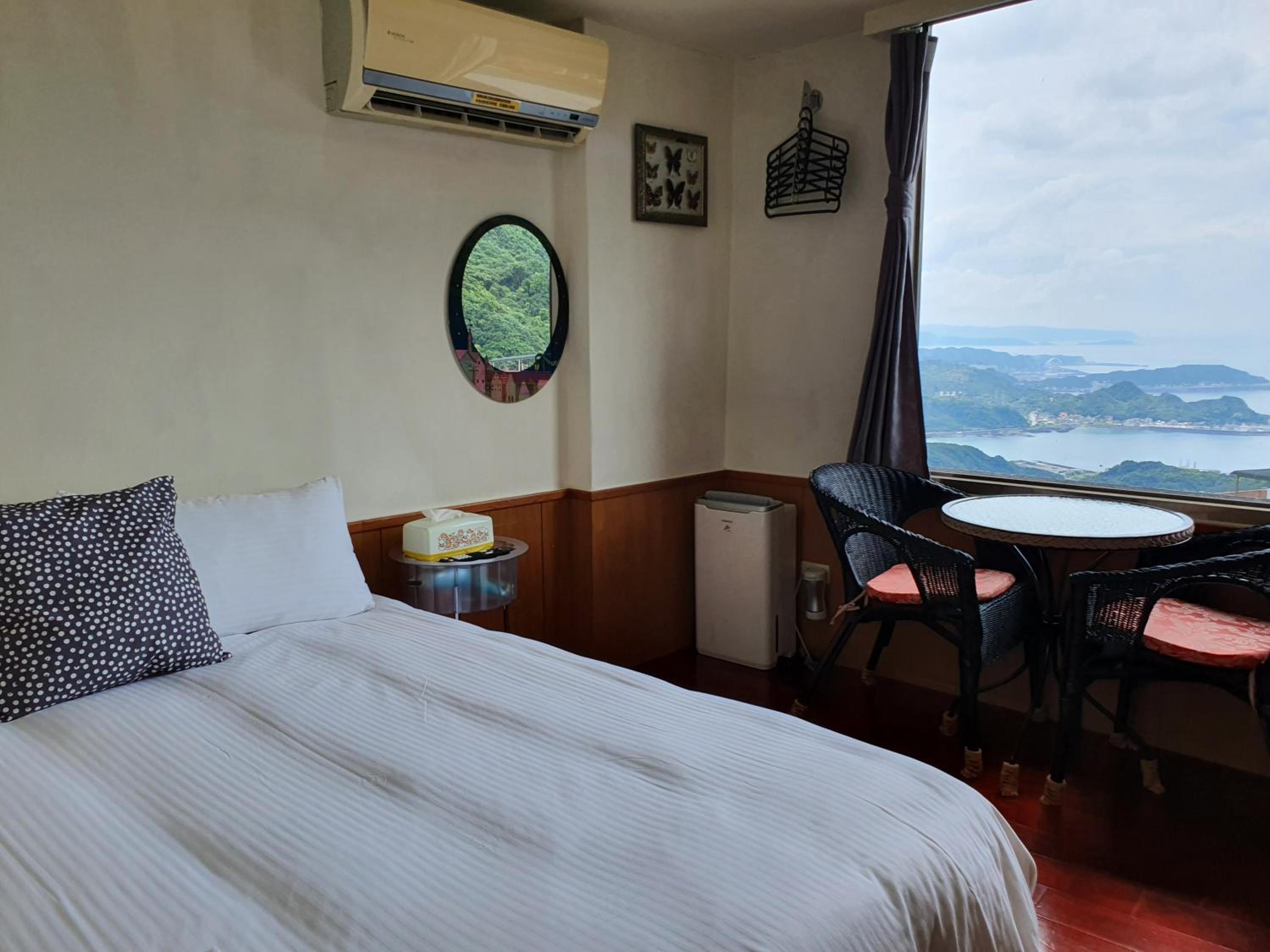 Double Room with Sea View - Photo 9