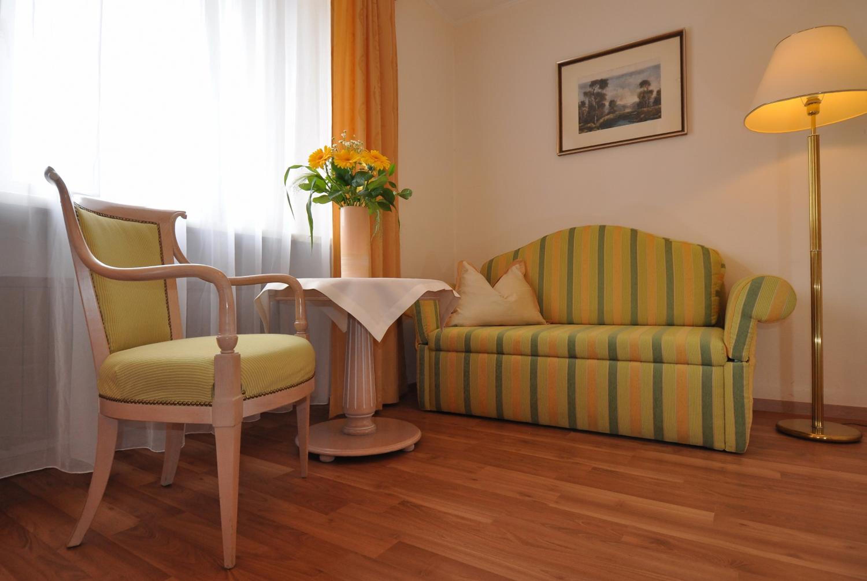Suite - Photo 7