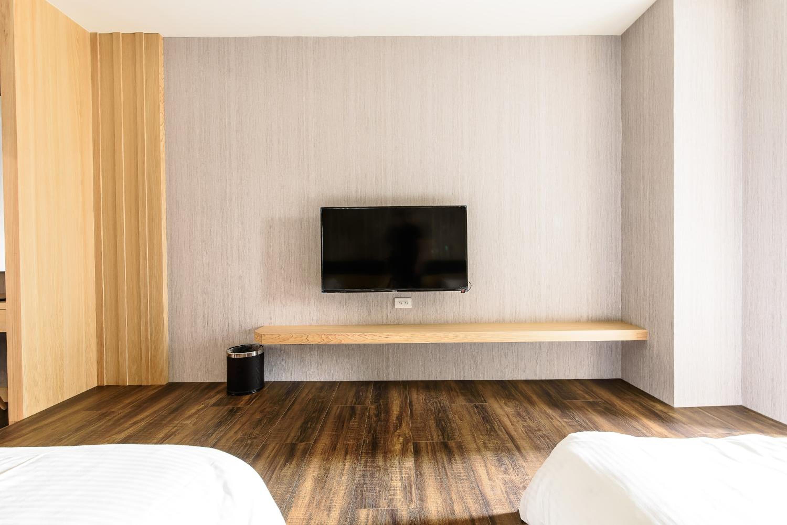 Standard Double or Twin Room - Photo 10