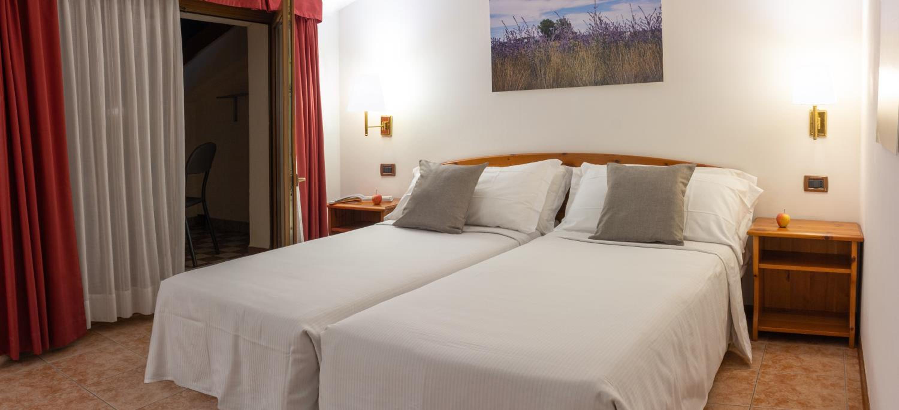 Country Room - Photo 1