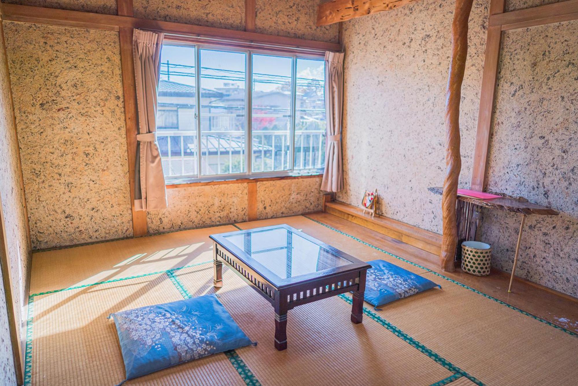 Economy Triple Room with Shared Bathroom photo 1