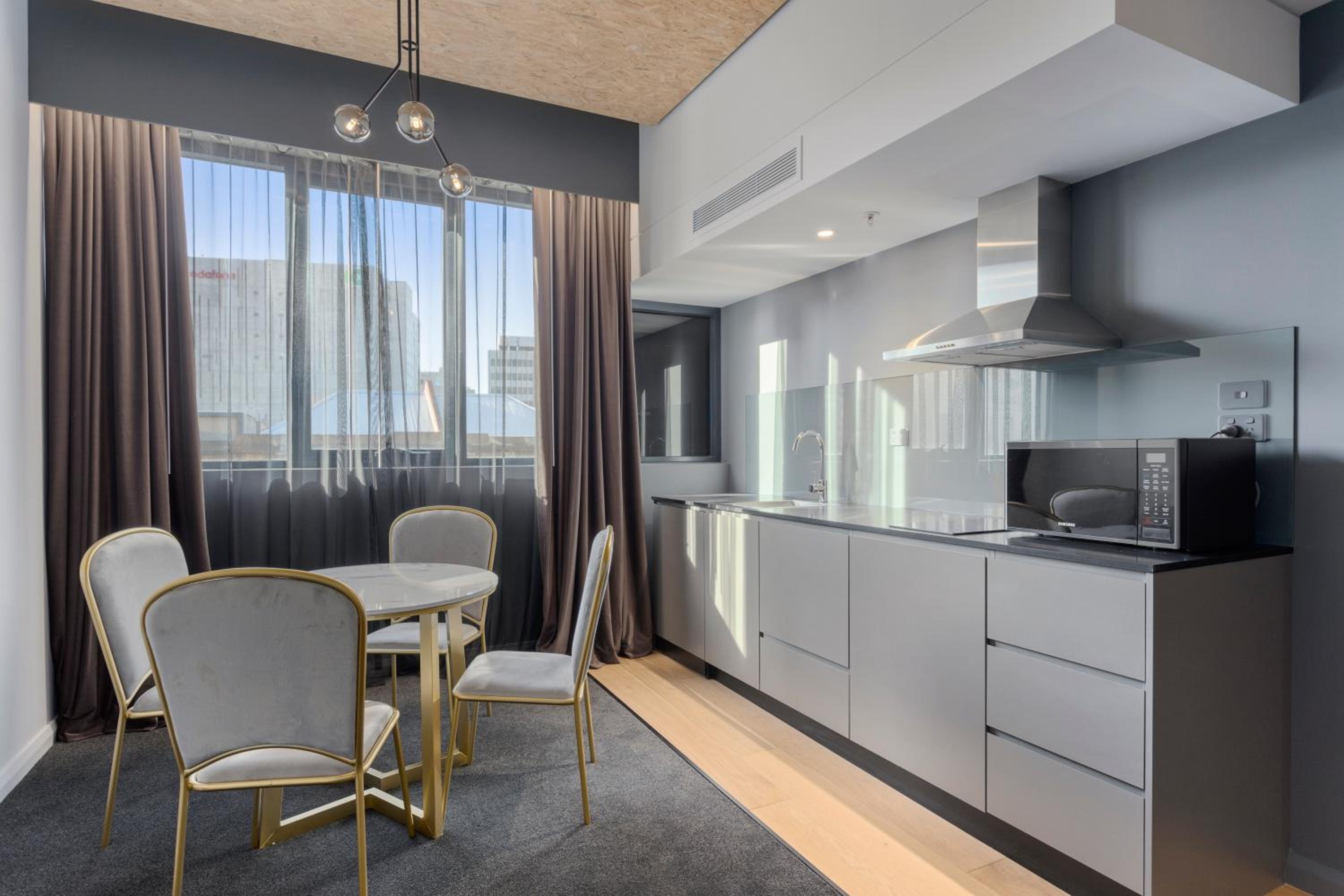One-Bedroom Apartment - Photo 3