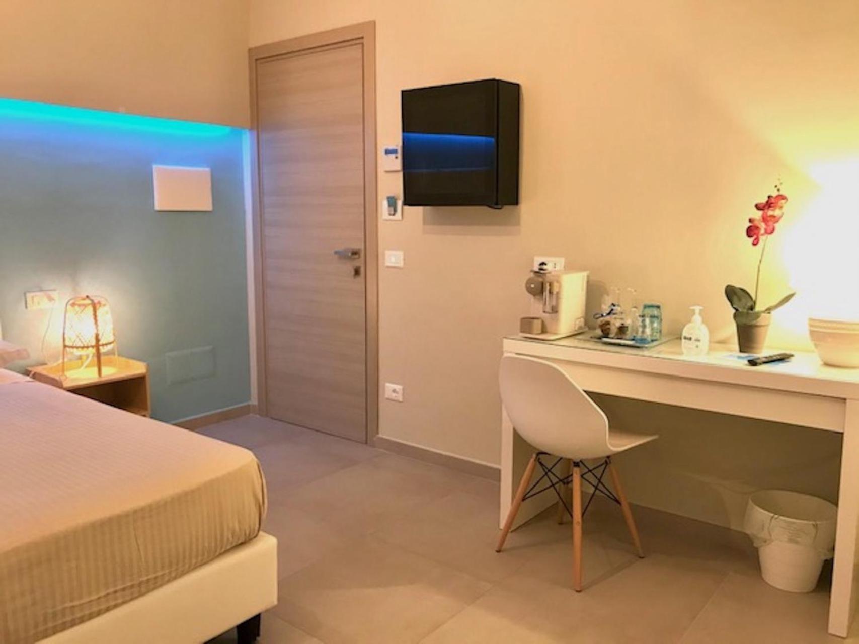 Deluxe Double Room - Photo 3