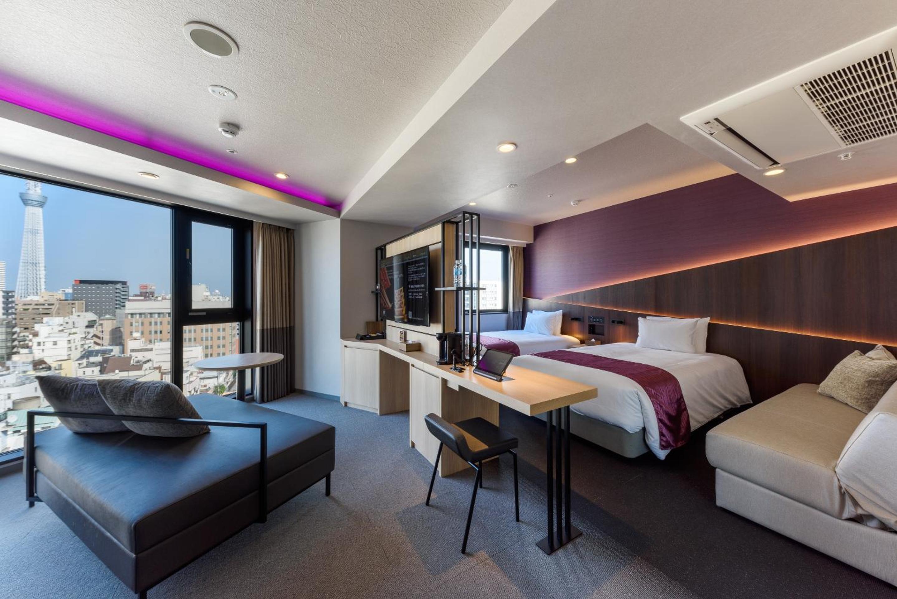 Corner Suite - Non-Smoking photo 3