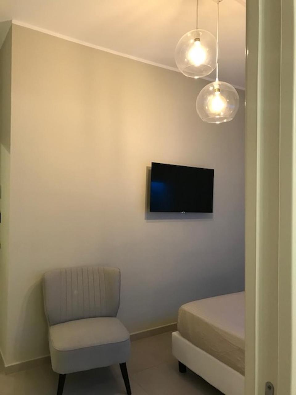Standard Double or Twin Room - Photo 5