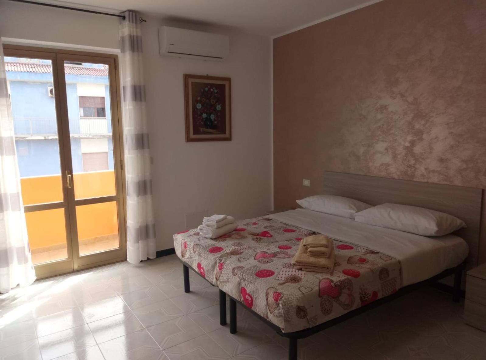 Double Room with Balcony - Photo 7