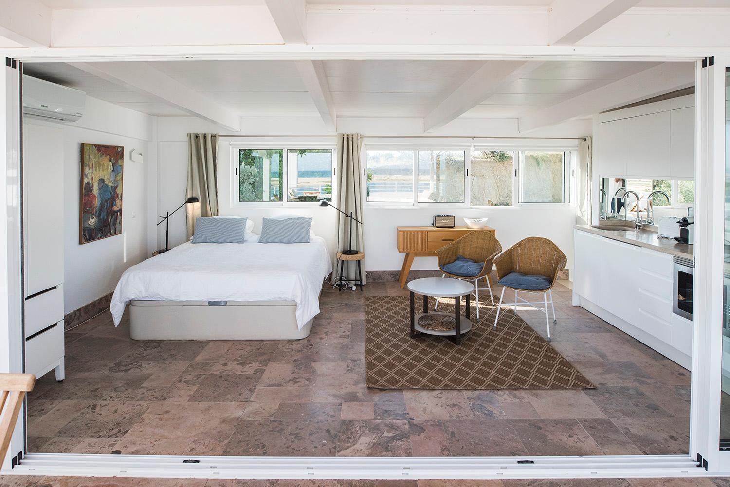 Studio Apartment with Sea View
