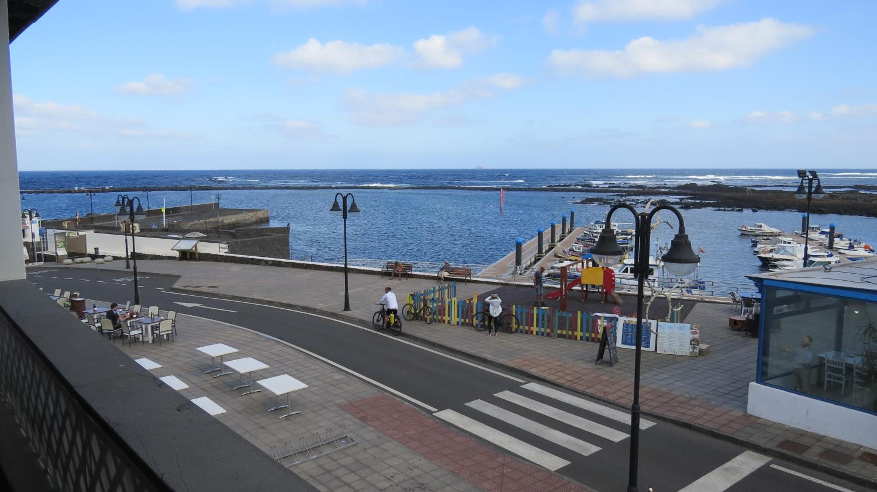 Apartment with Sea View photo 2