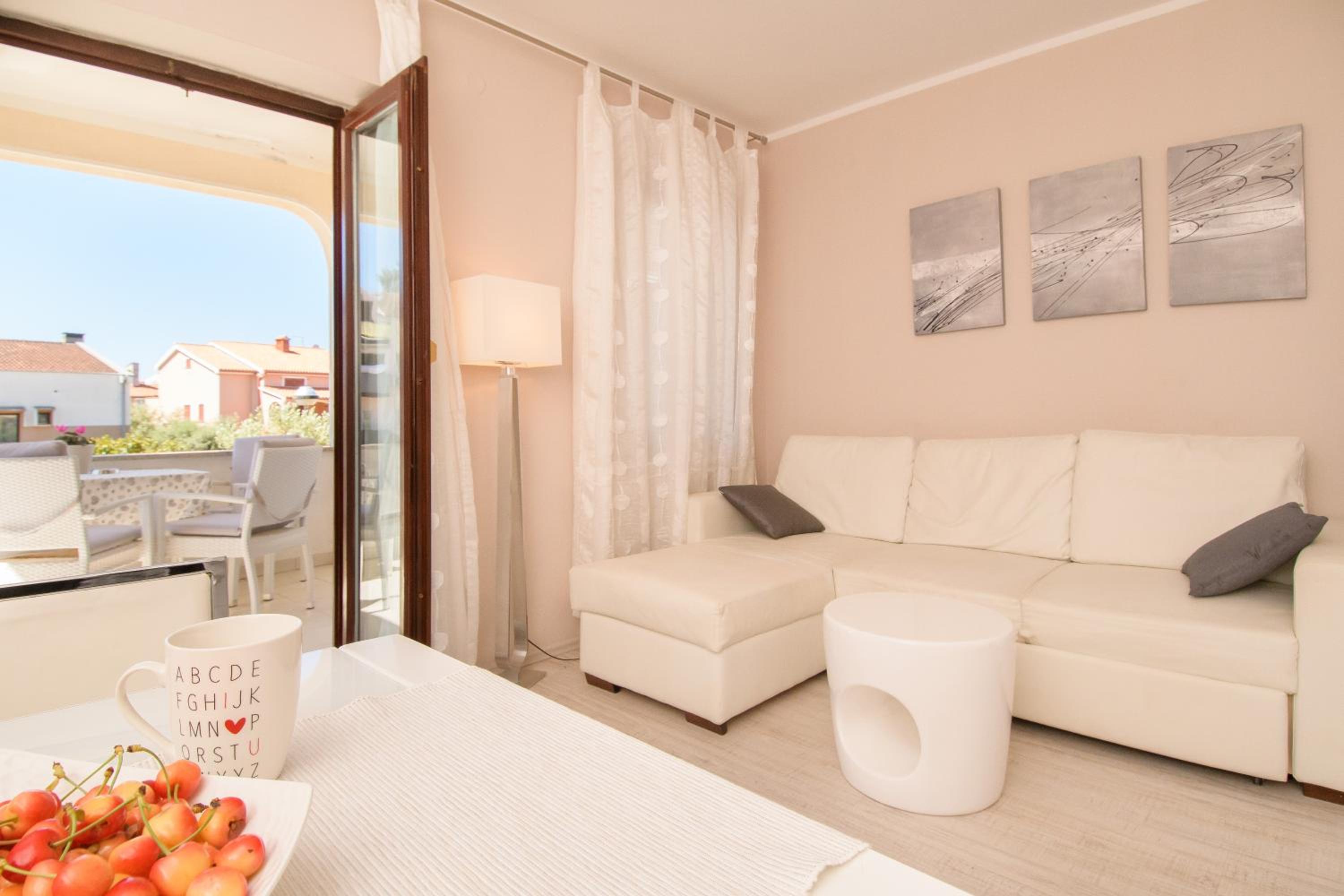 One-Bedroom Apartment with Balcony