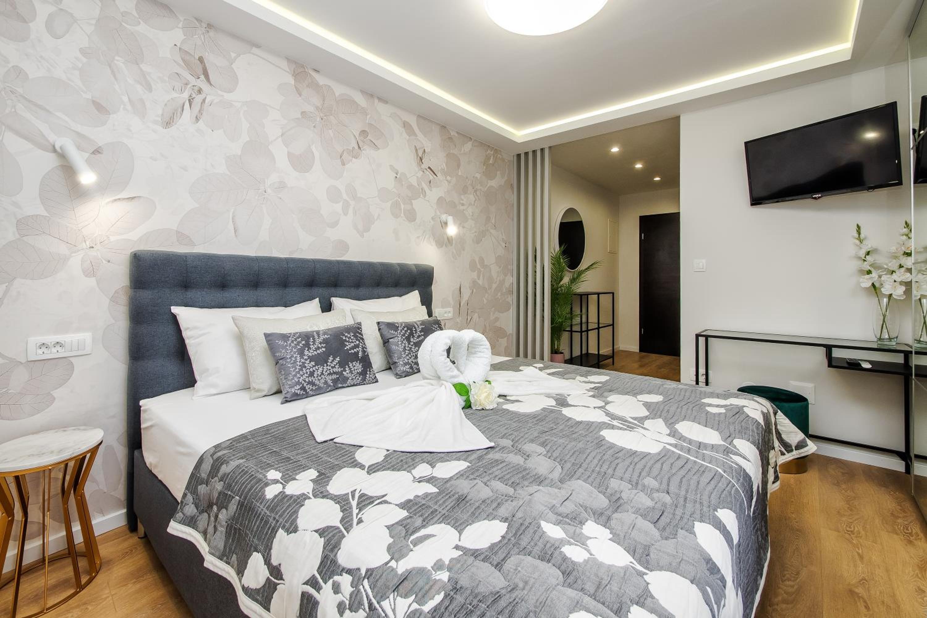 King Room with Mountain View photo 1