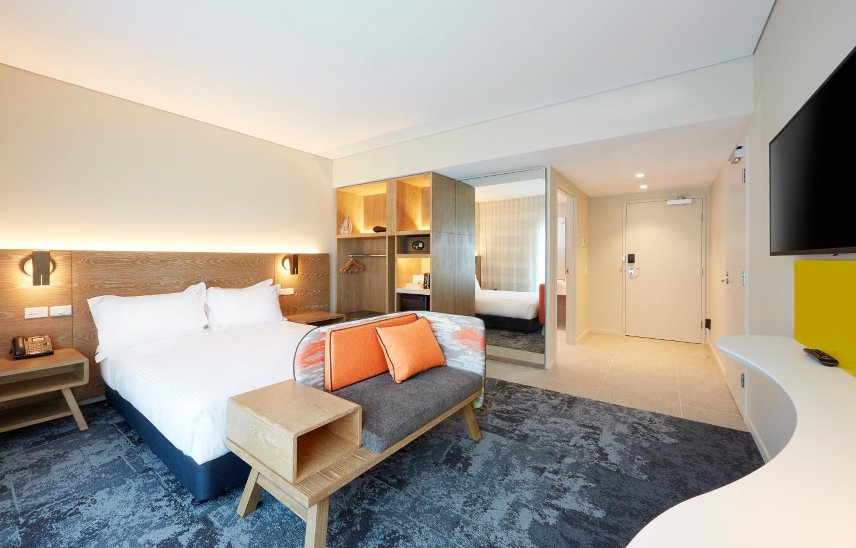 Standard Queen Room - Accessible with Free Breakfast