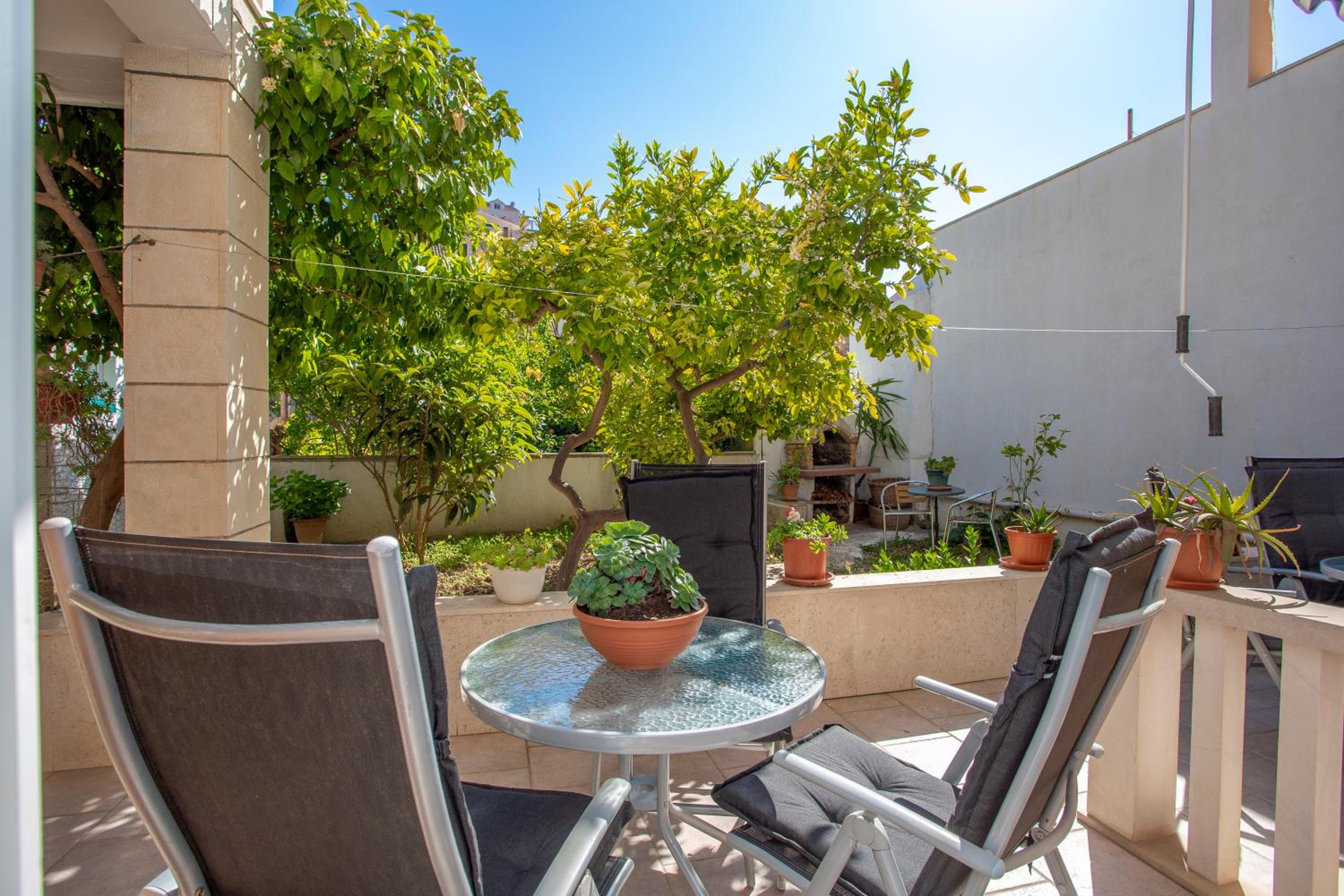 Apartment with Terrace - Photo 2