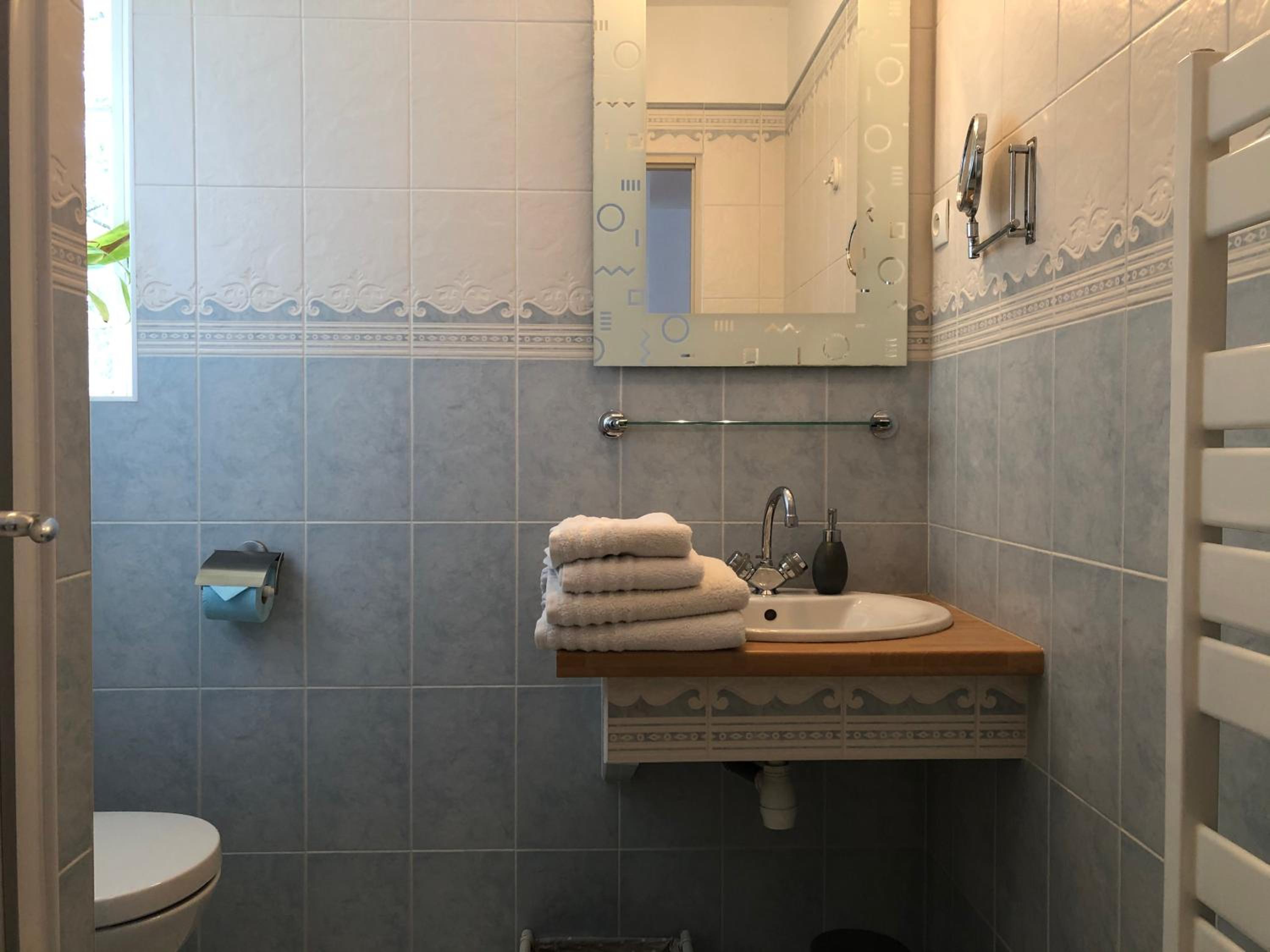 Standard Twin Room photo 2