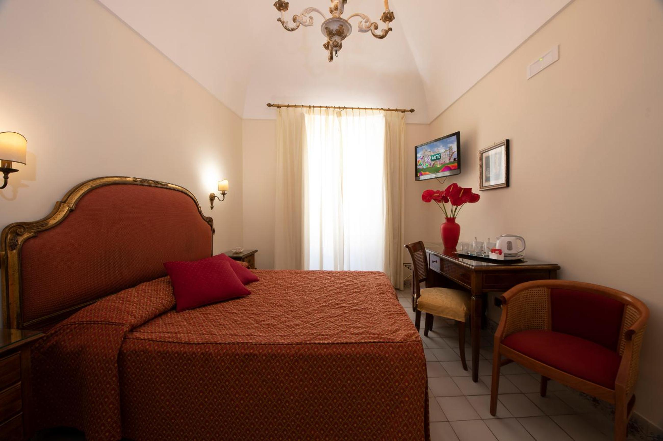 Deluxe Double or Twin Room photo 2
