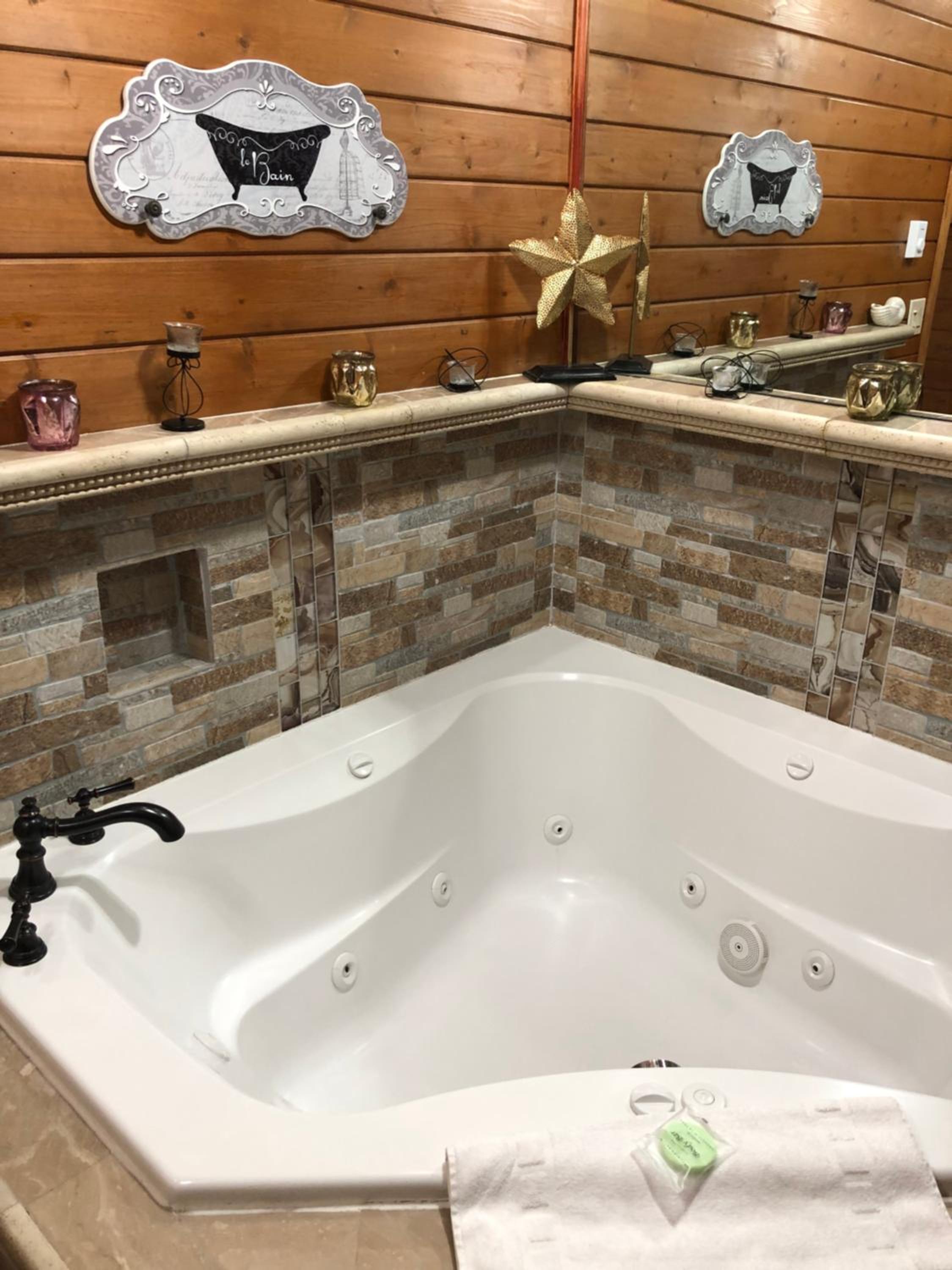 Luxury Suite with Spa Bath - Photo 7
