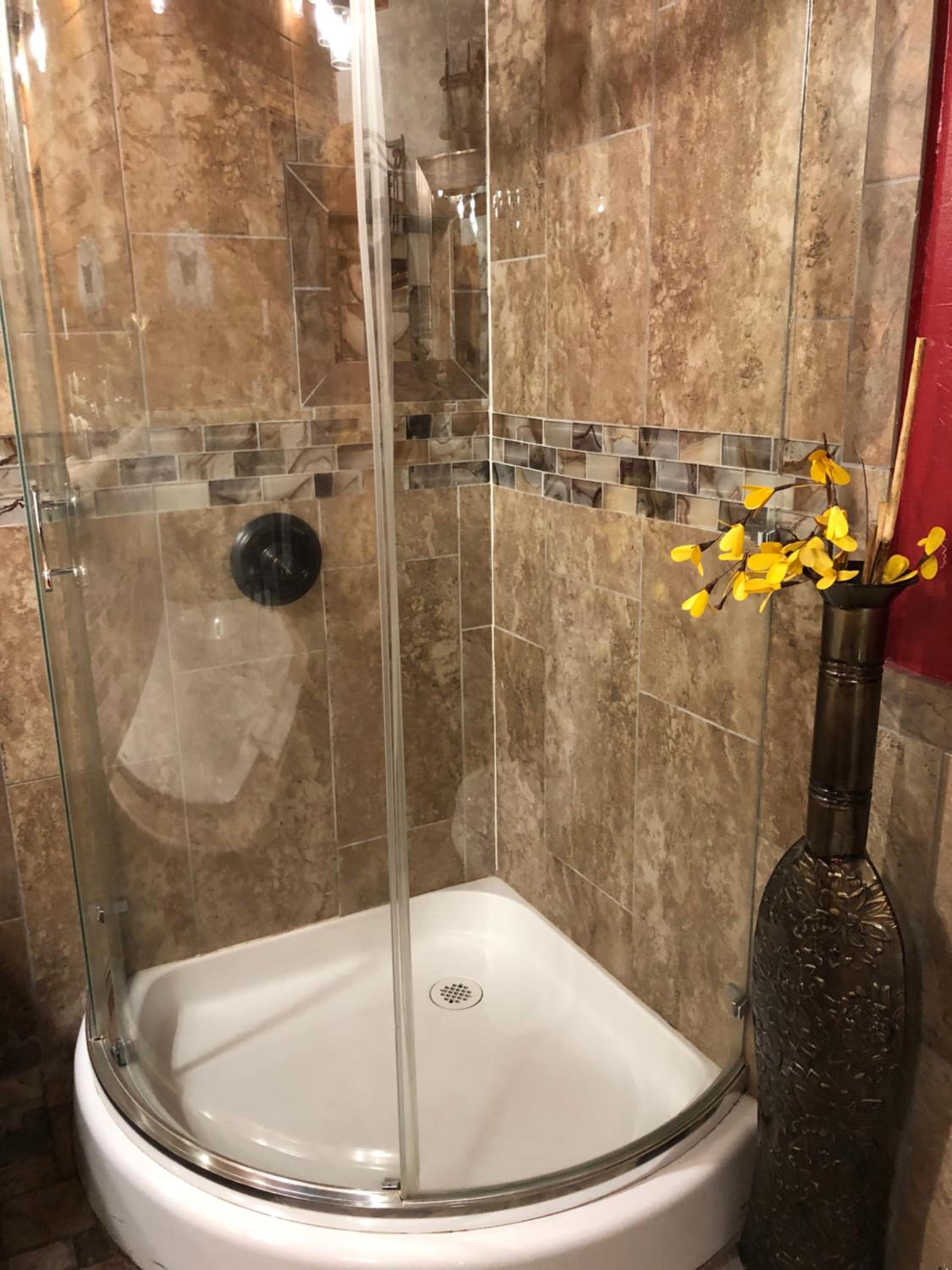Luxury Suite with Spa Bath - Photo 6