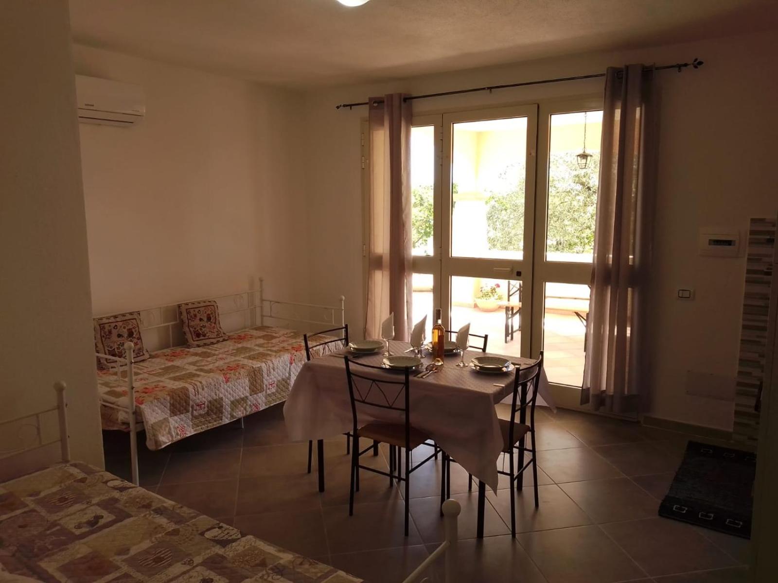One-Bedroom House photo 1