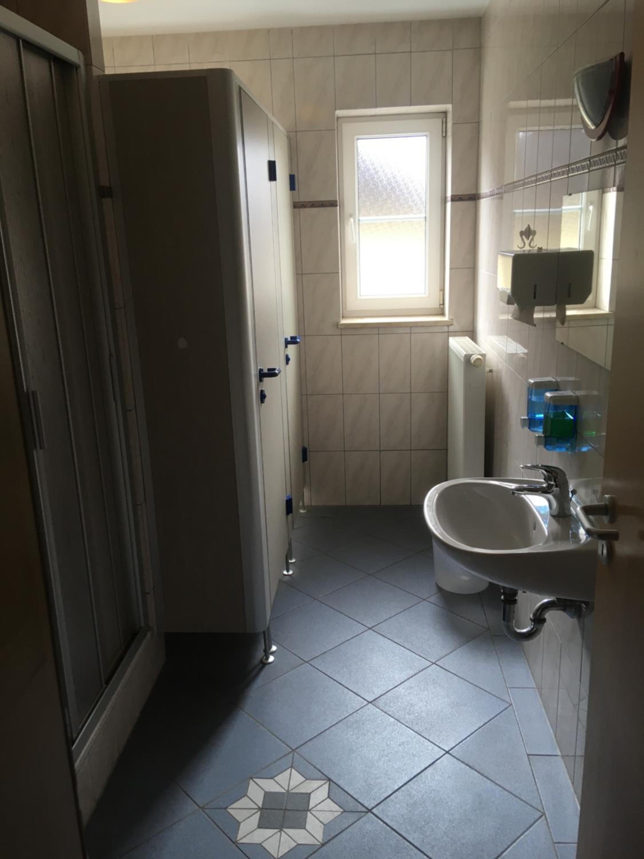 Family Room with Private Bathroom photo 2
