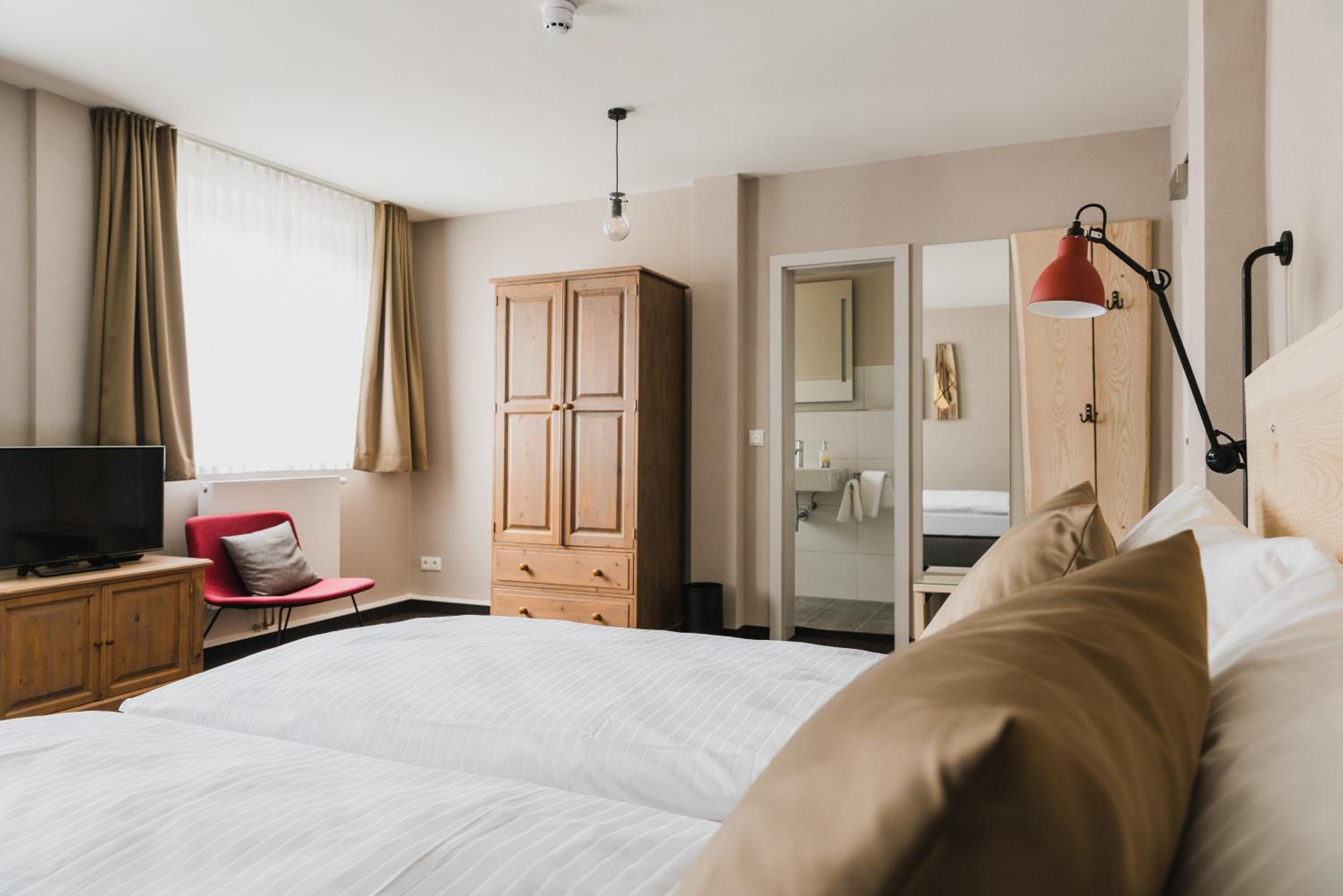 Double Room - Photo 12