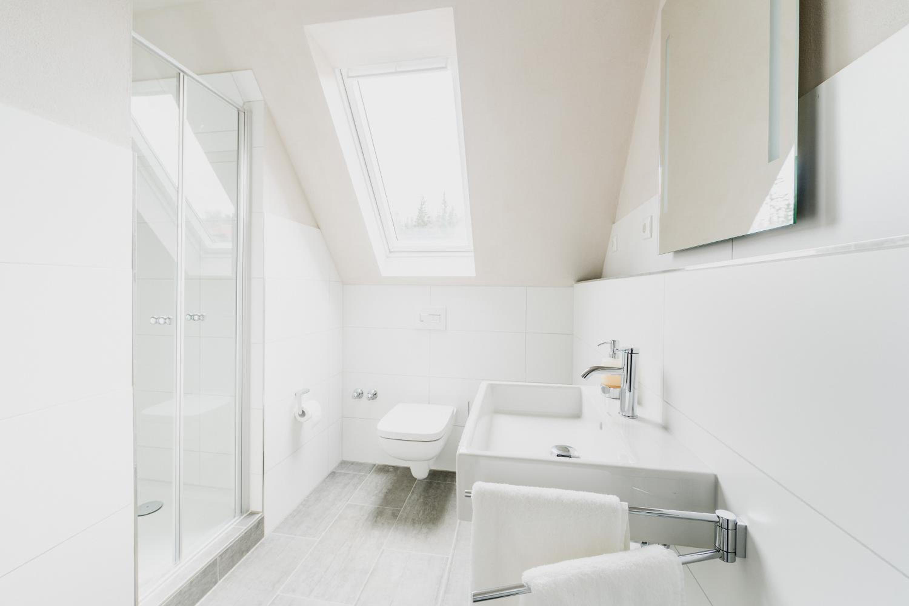 One-Bedroom Apartment - Photo 3