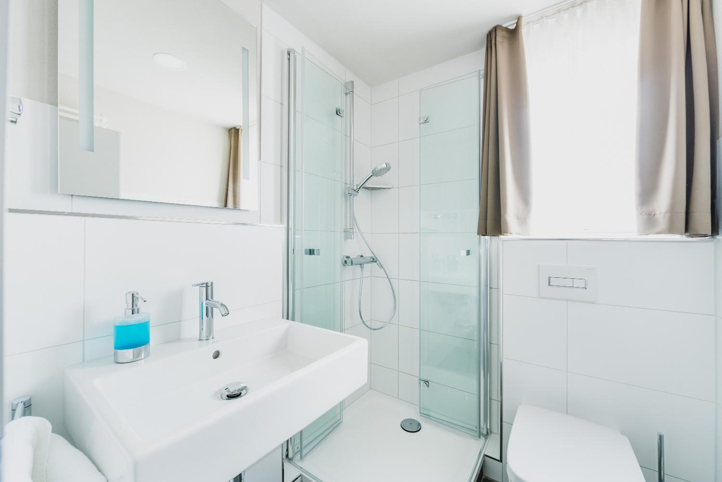 Double Room - Photo 9