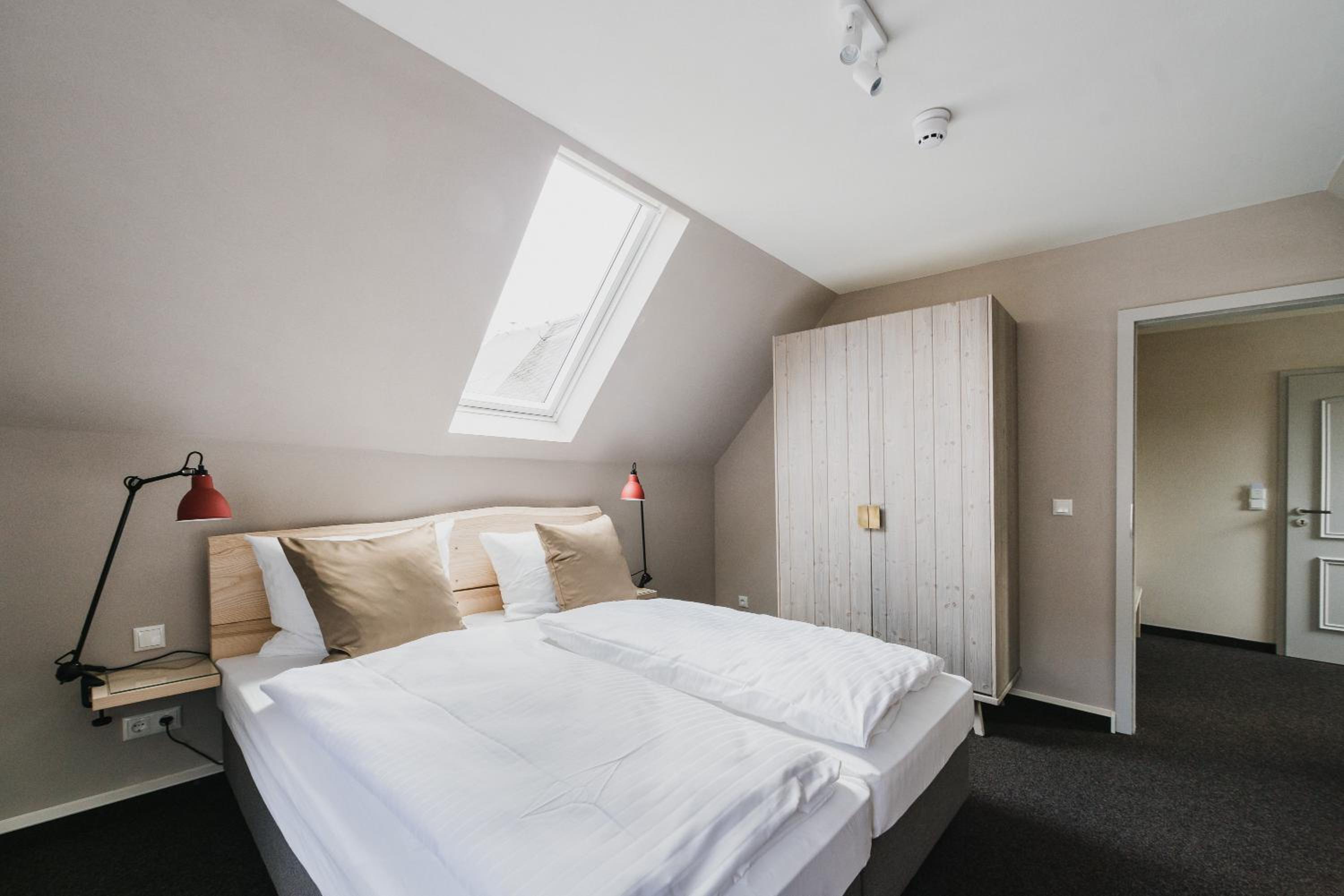 Double Room - Photo 8