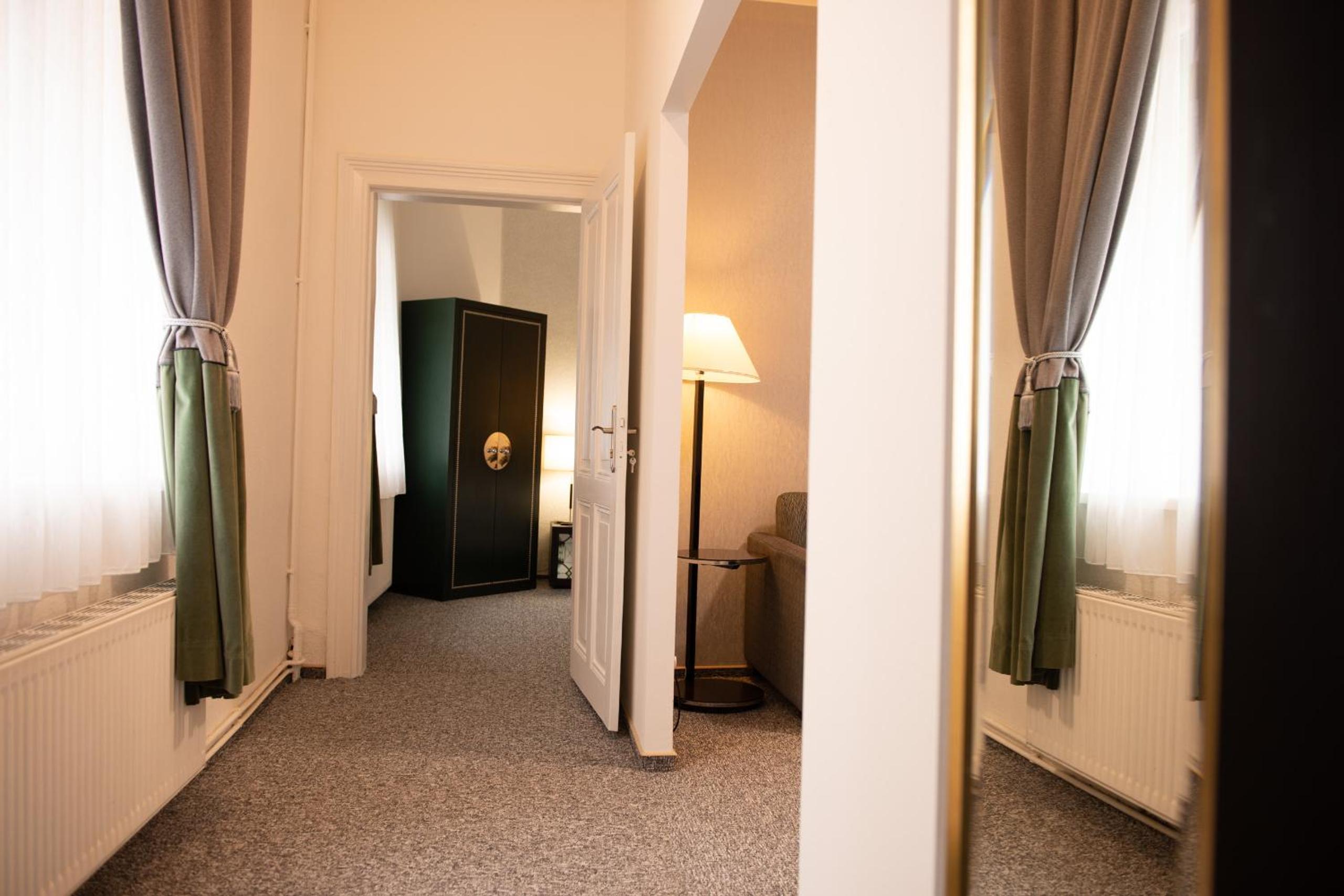 Deluxe Suite photo 2