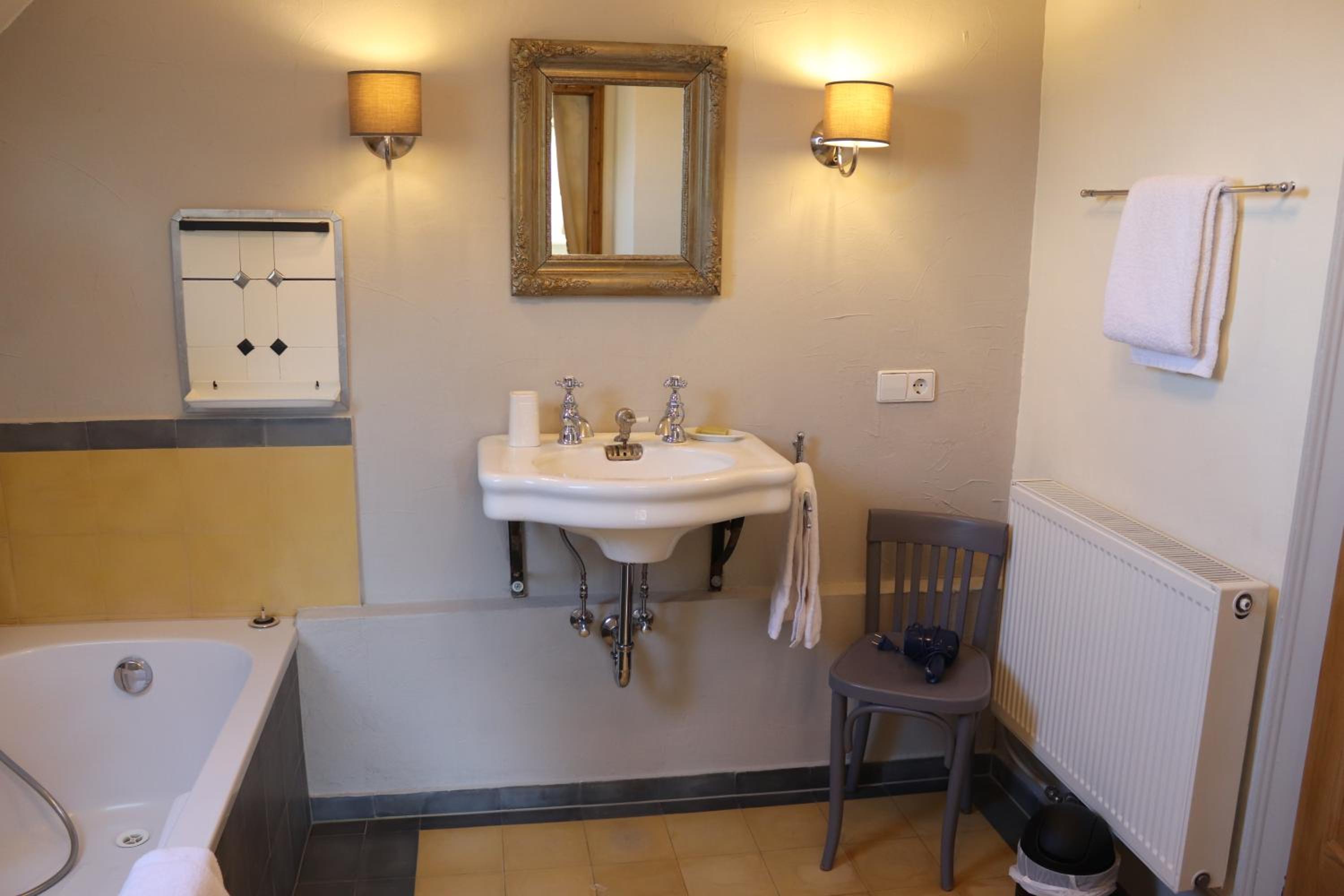 Single Room photo 2