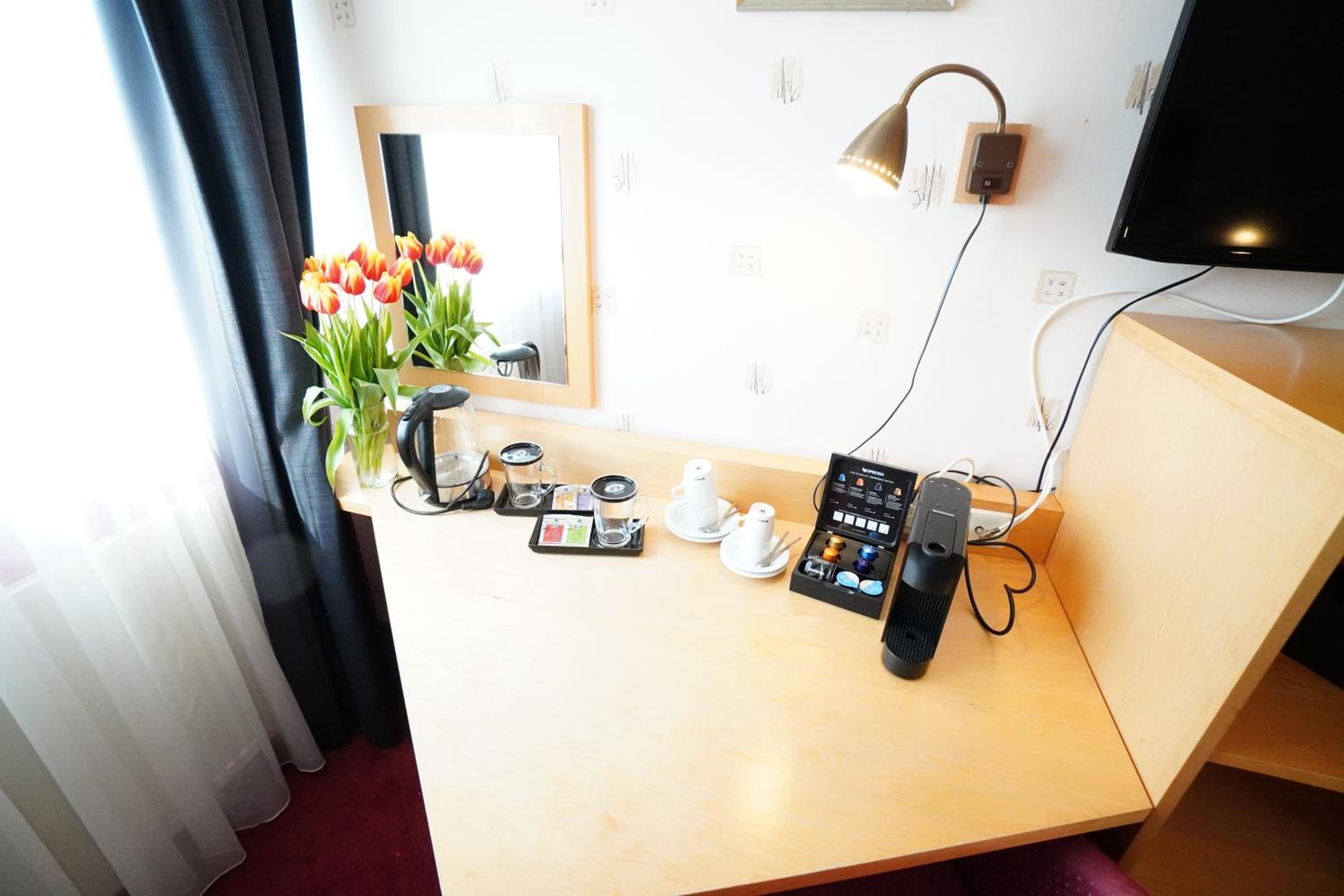 Standard Twin Room - Photo 9