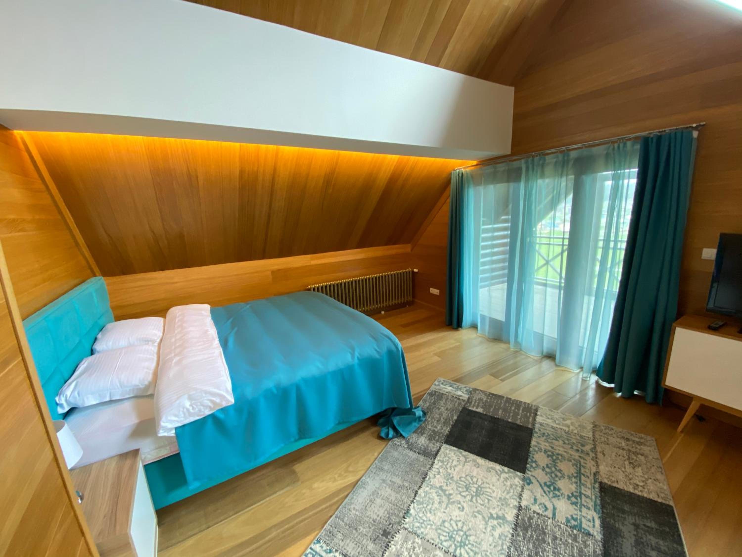 Three-Bedroom Apartment - Photo 17