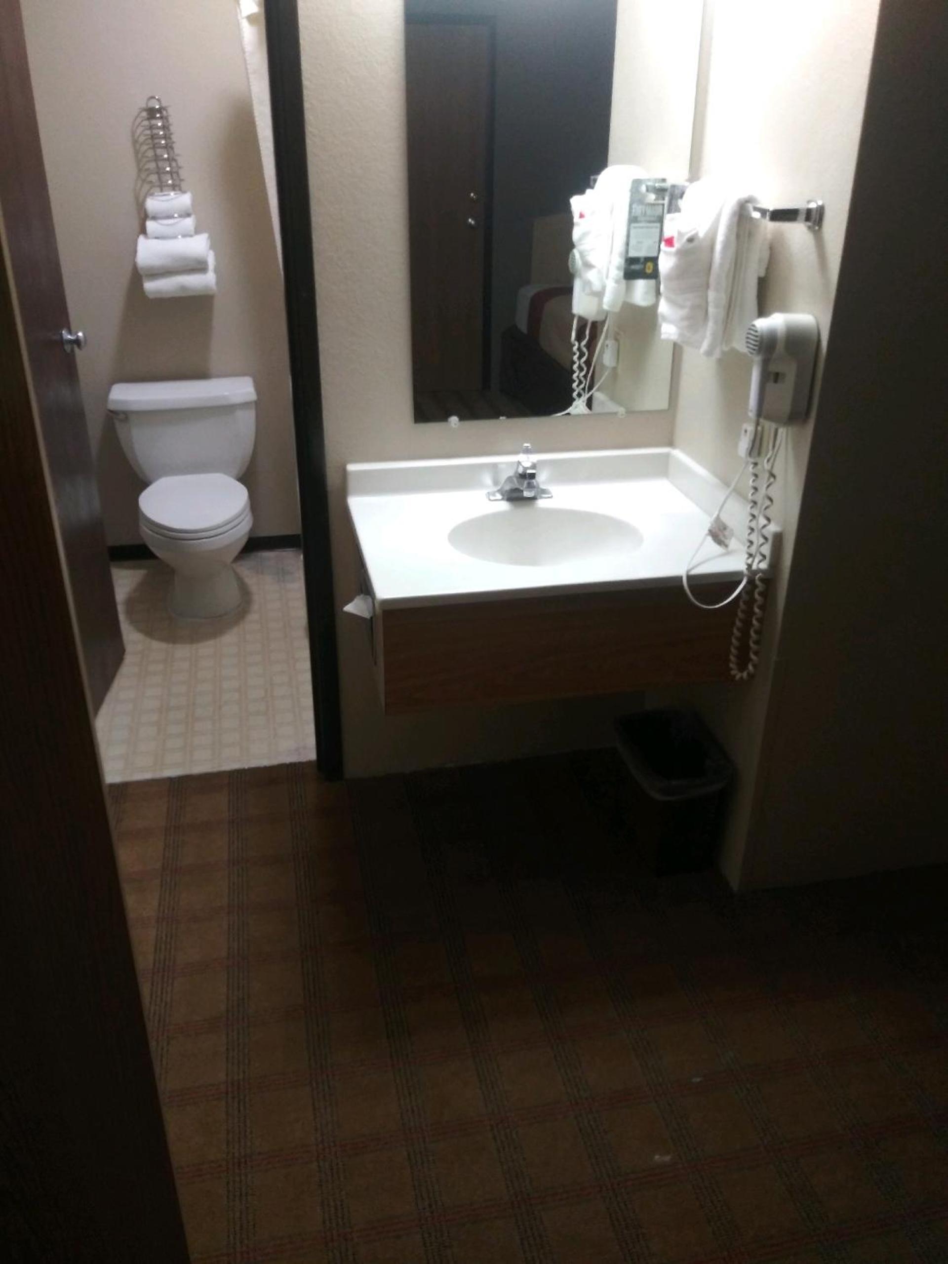 Suite With Two Queen Beds - Non-Smoking - Photo 2