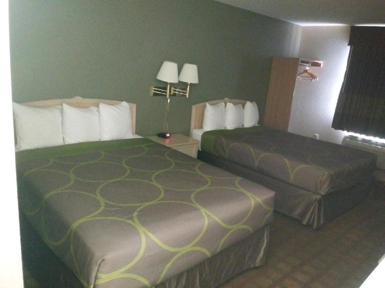 Suite With Two Queen Beds - Non-Smoking - Photo 1