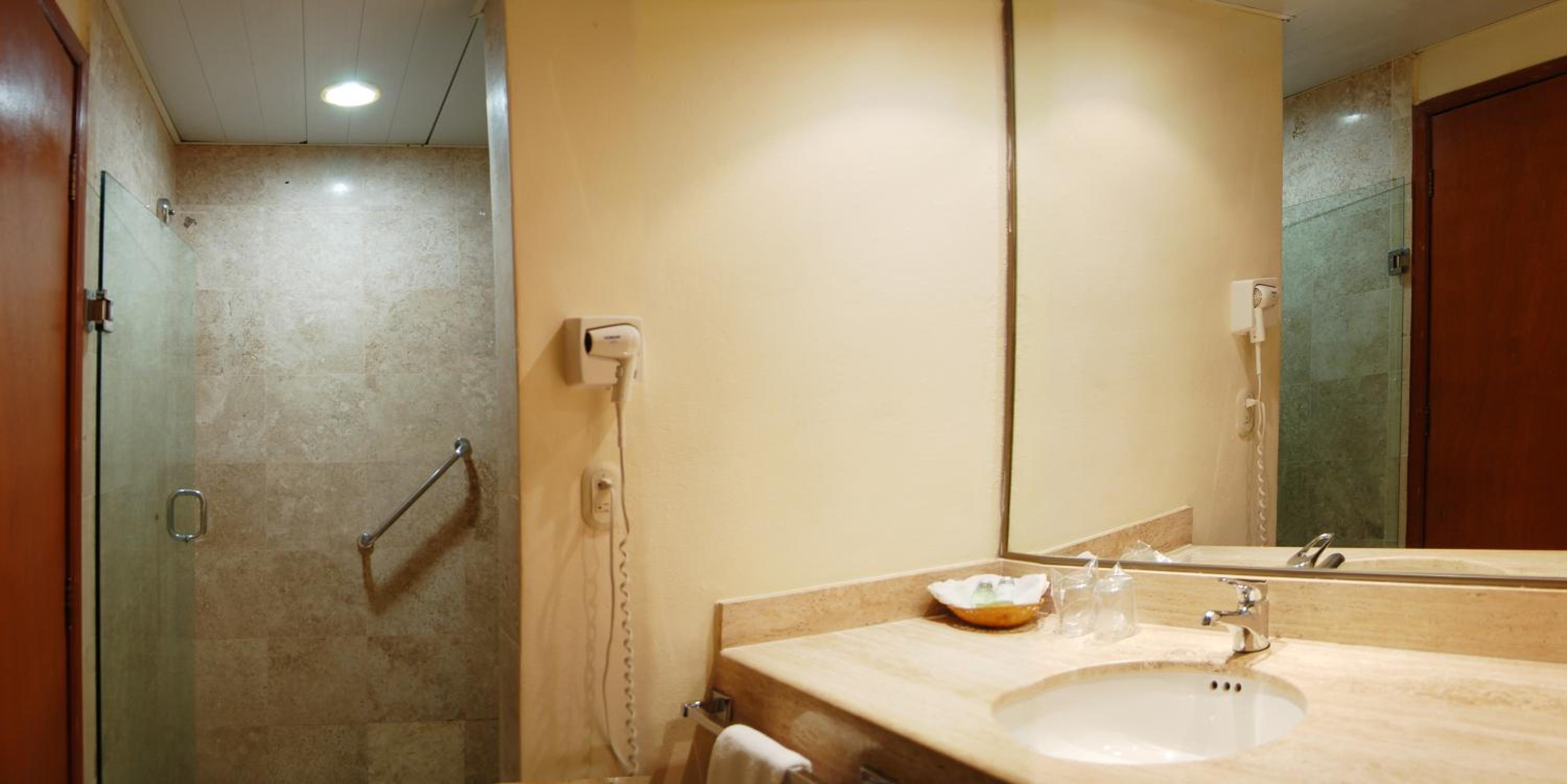 Double Room with Two Double Beds - Photo 3