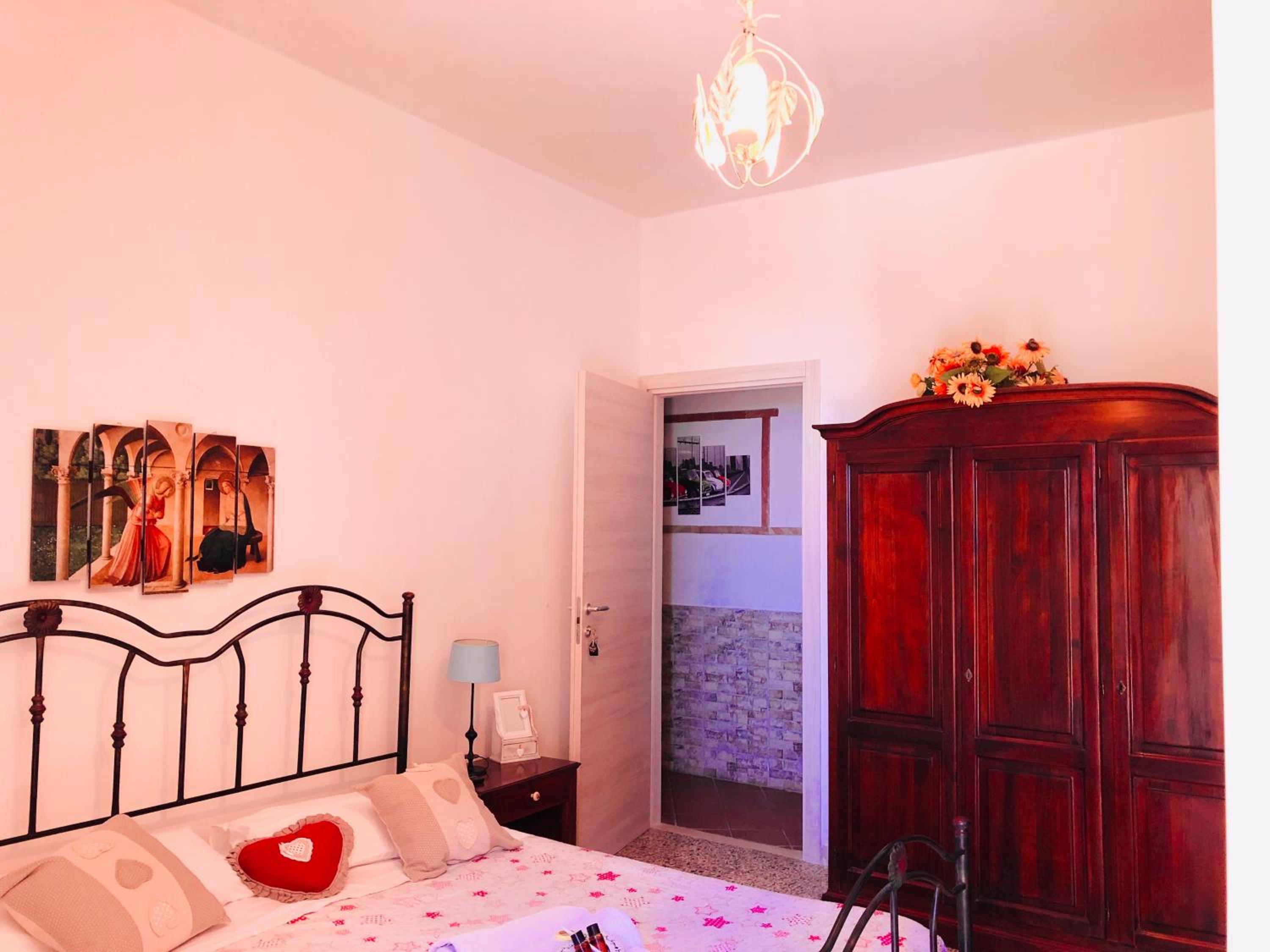 Double Room with Balcony - Photo 4