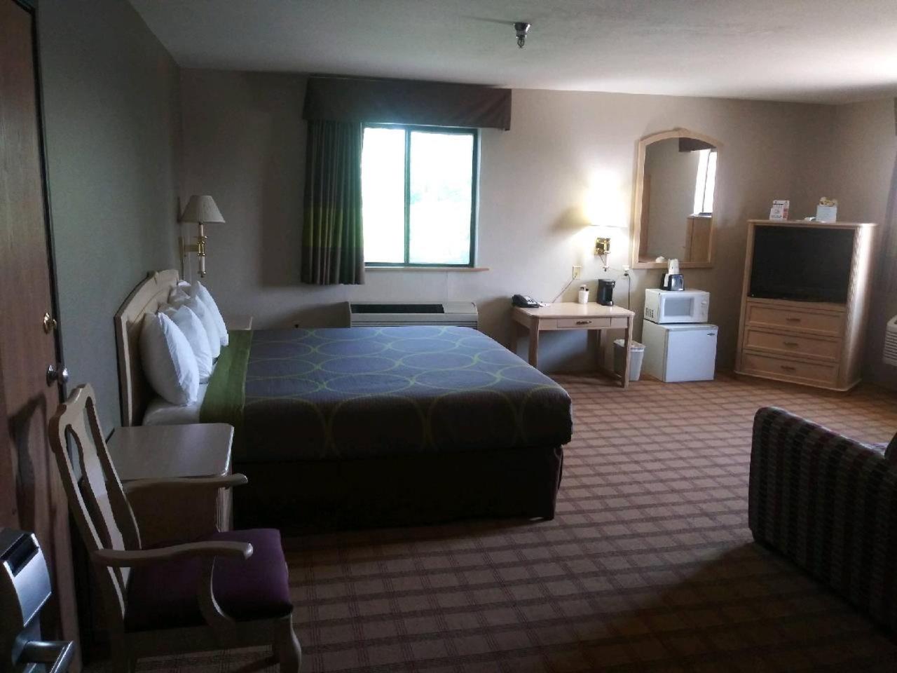King Room - Non-Smoking