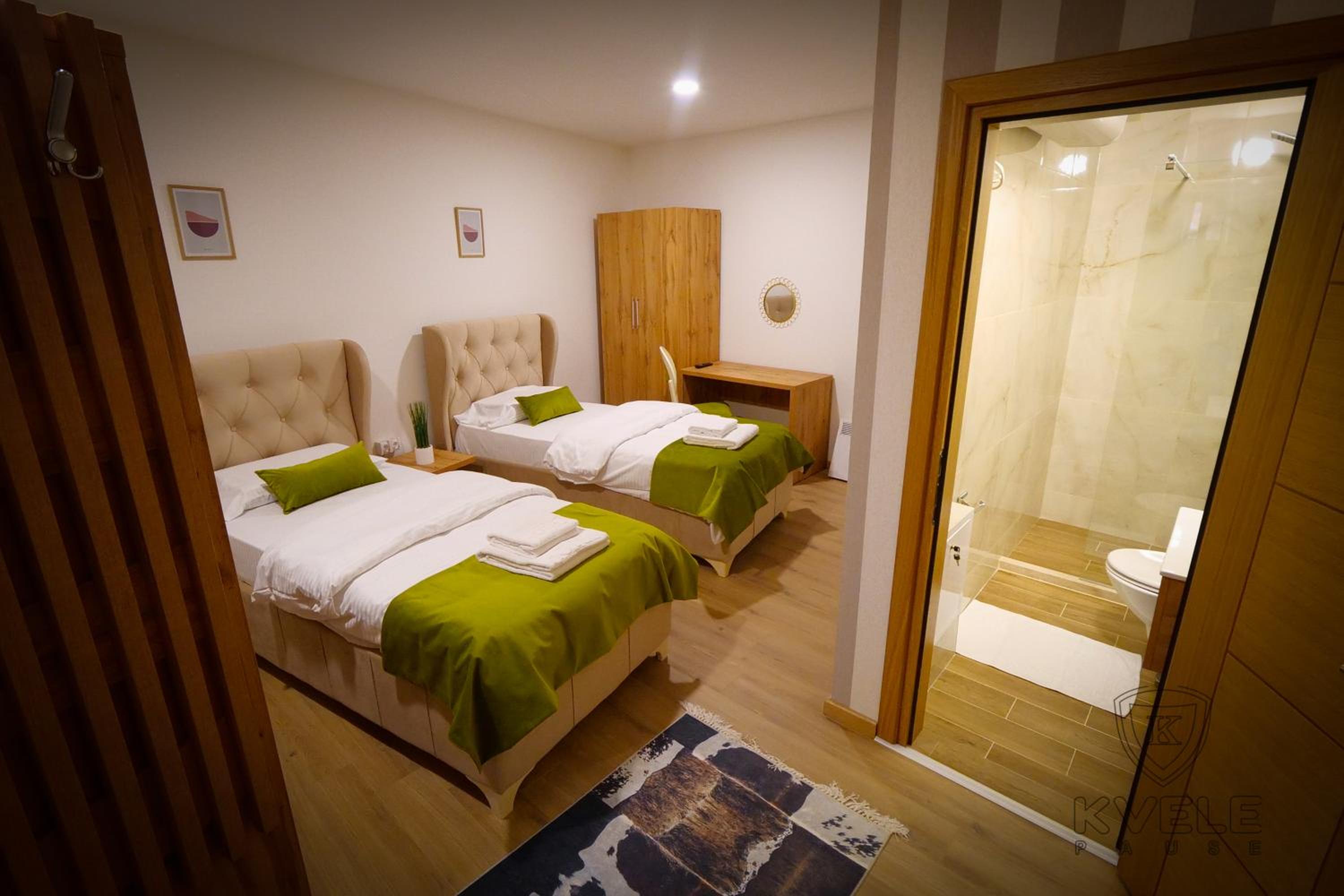 Deluxe Family Room
