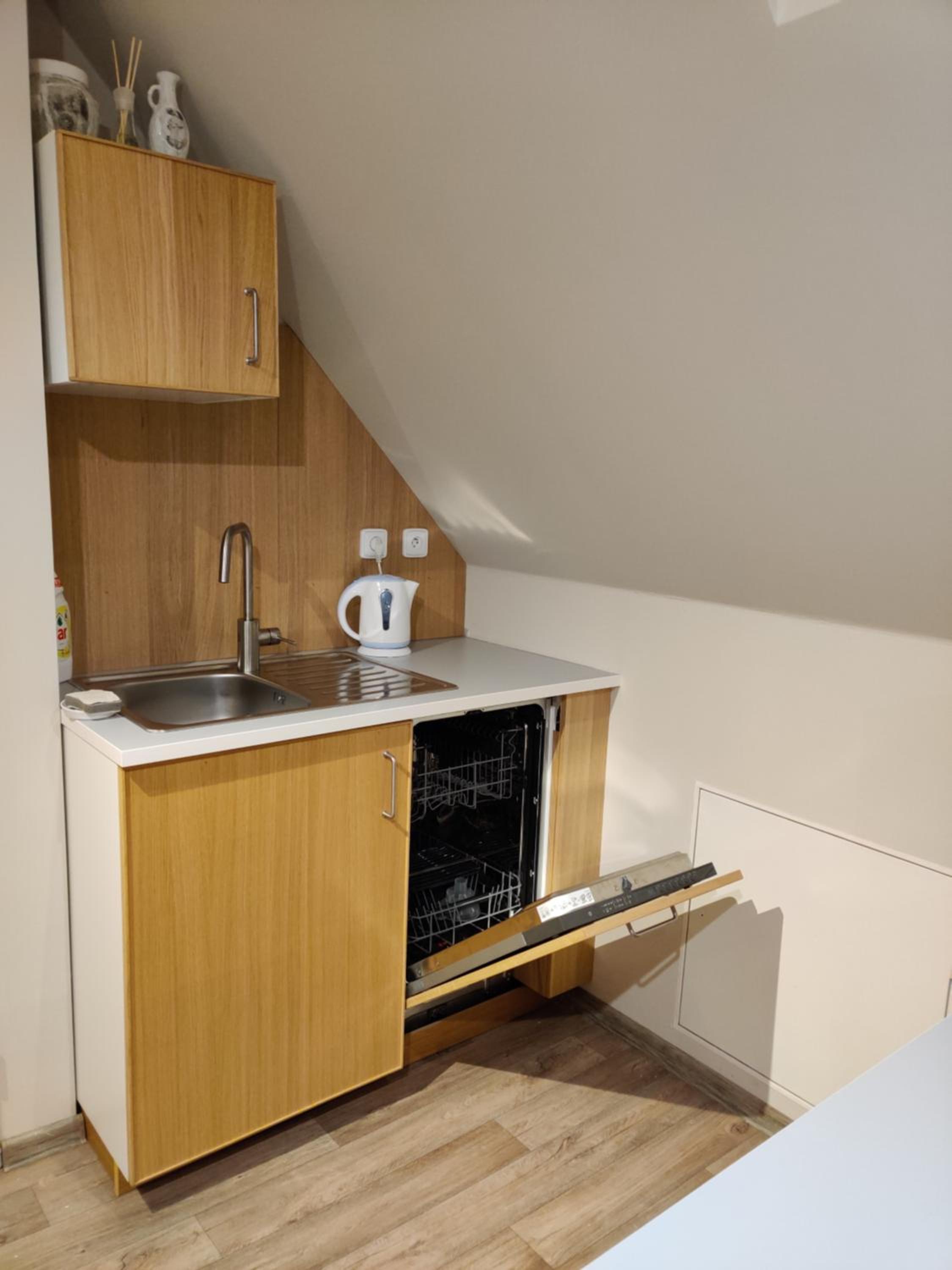 Suite - Photo 13