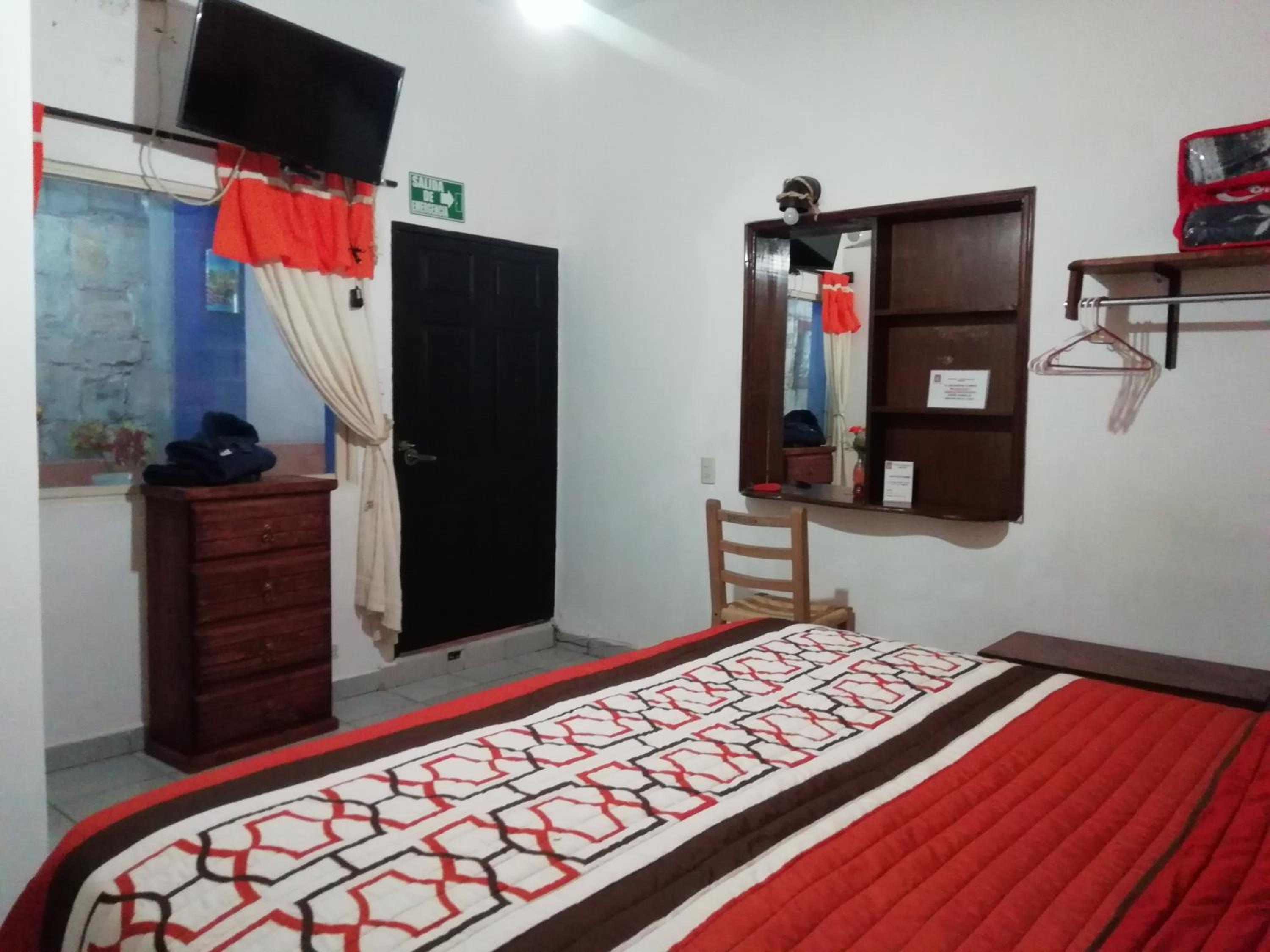 Standard King Room photo 1