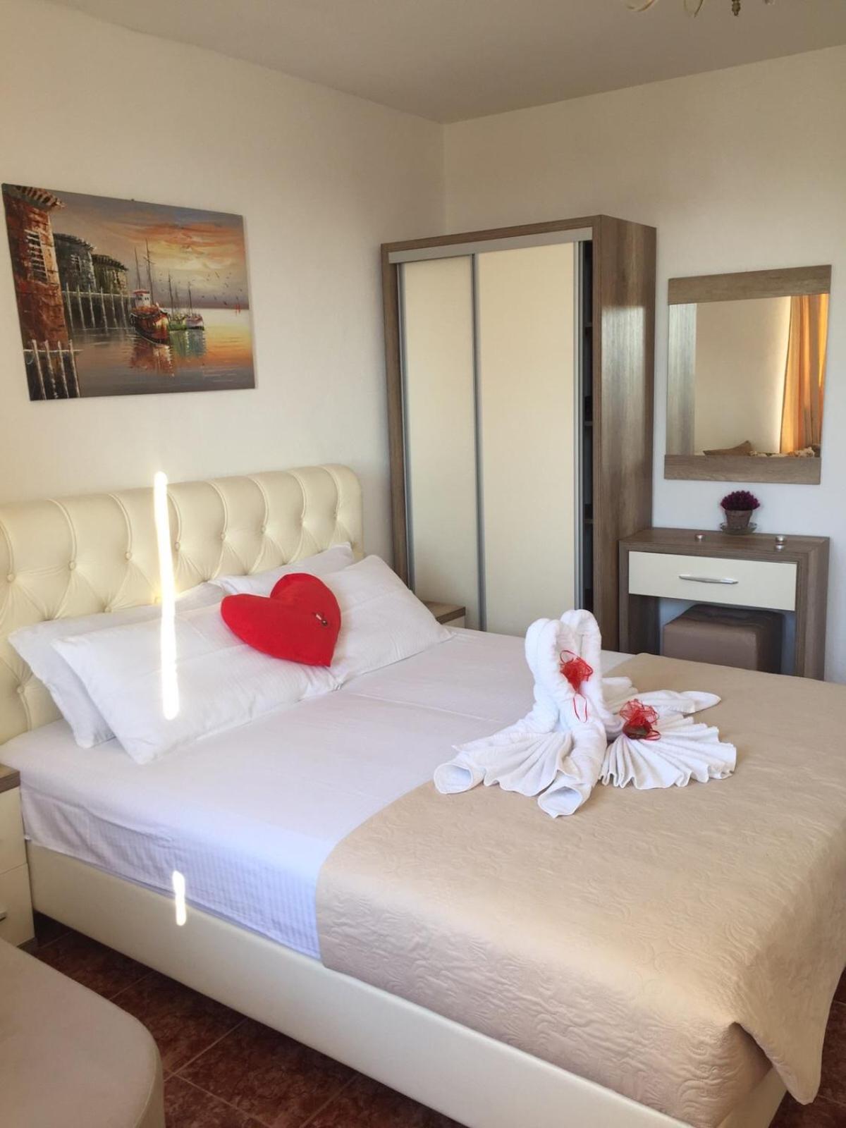 Deluxe Double Room with Extra Bed photo 1