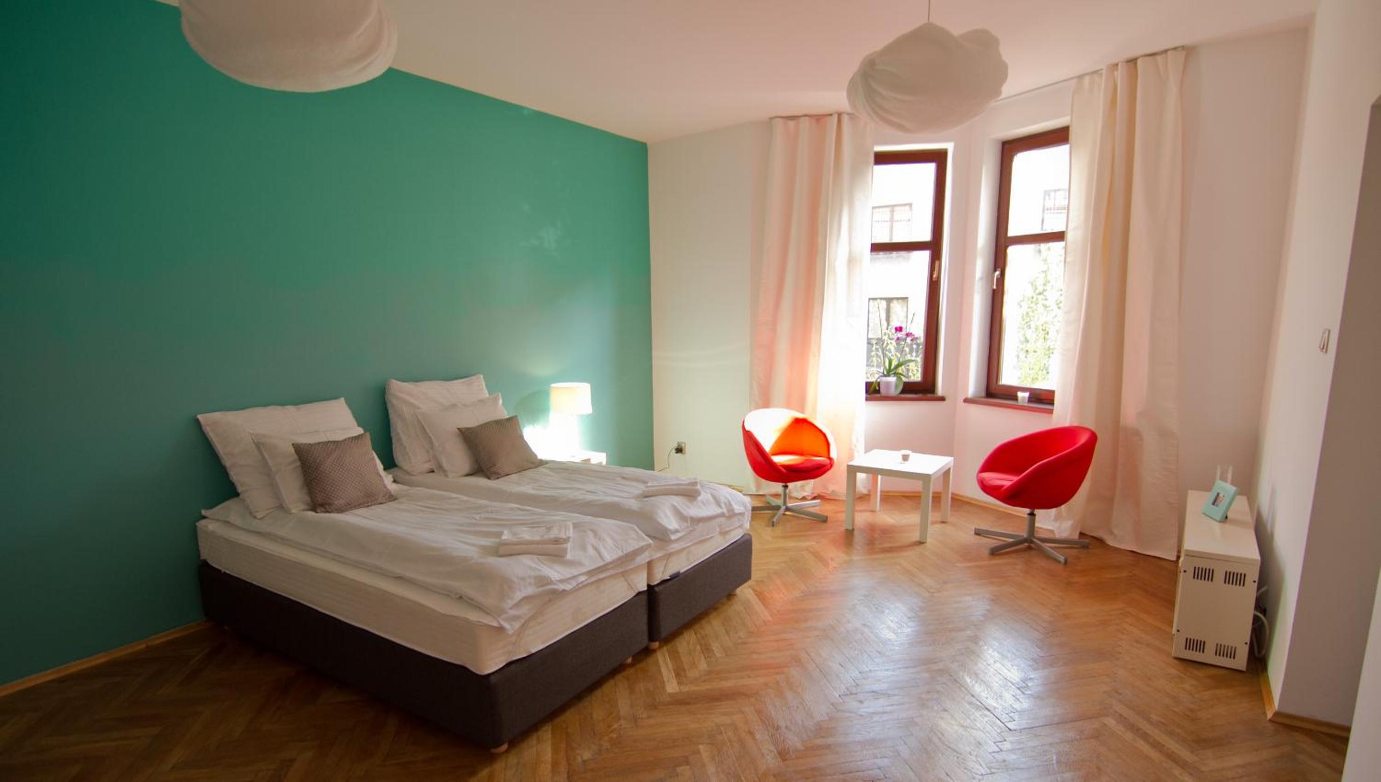 Double or Twin Room with Private Bathroom - Photo 6