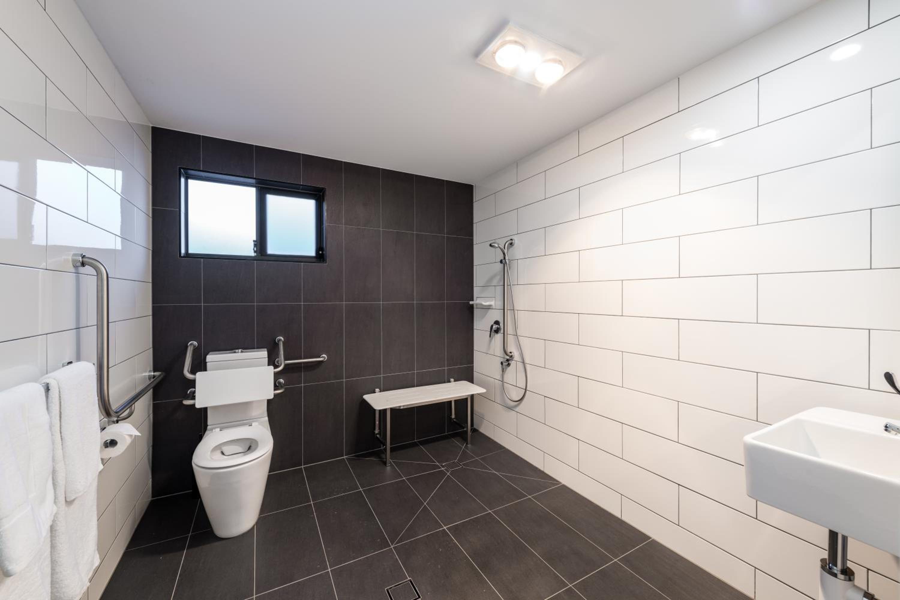 Queen Room - Disability Access