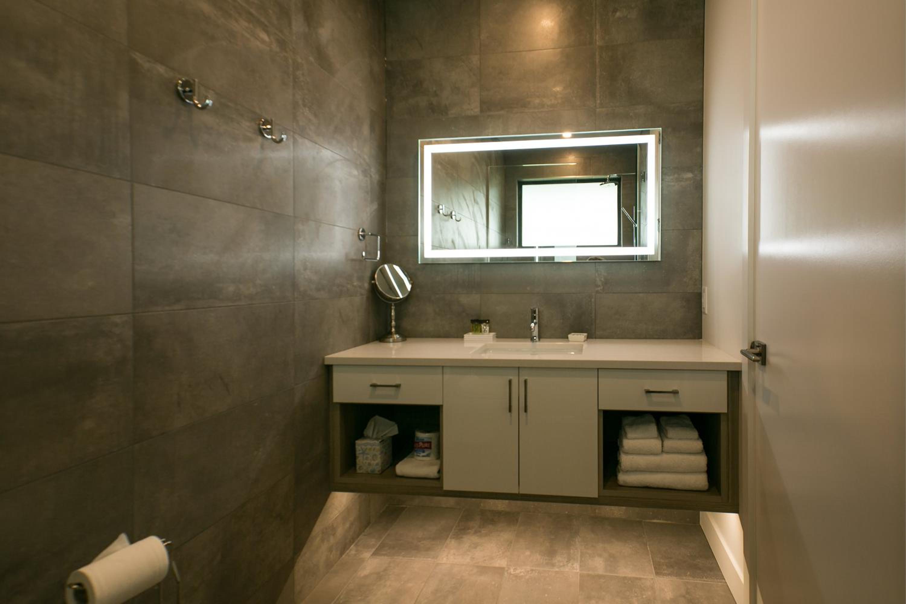 Suite with Lake View photo 2