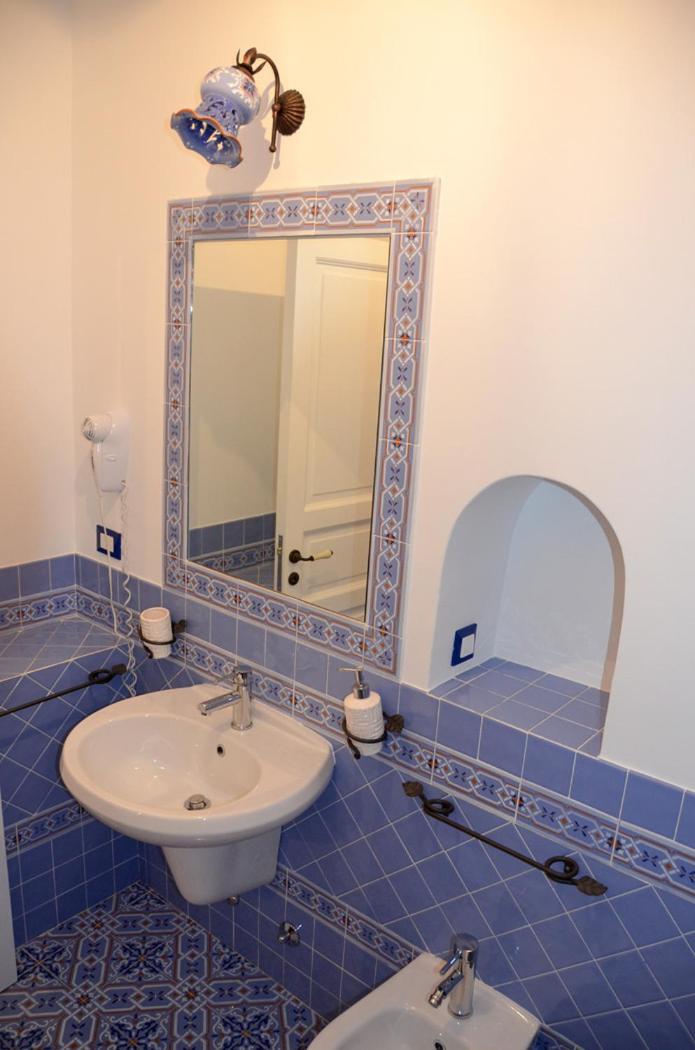 Double or Twin Room with Balcony photo 2